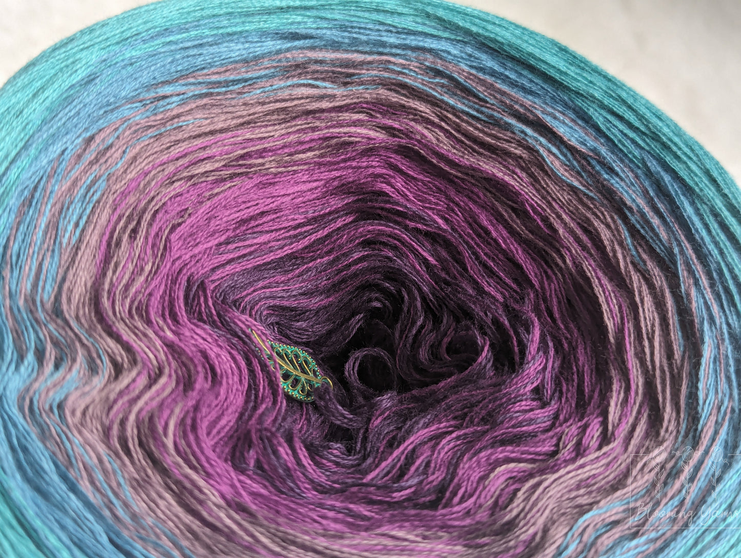 Gradient ombre yarn cake, colour combination C163 by Maggie Raczkowska