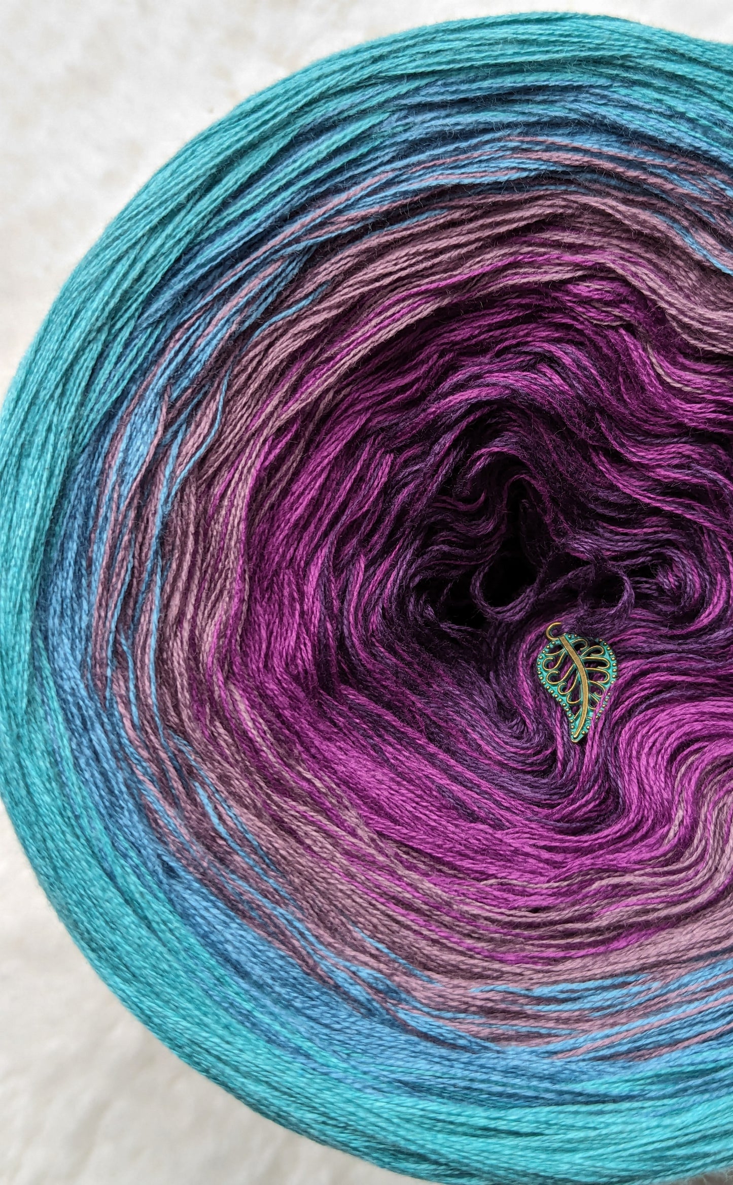 Gradient ombre yarn cake, colour combination C163 by Maggie Raczkowska