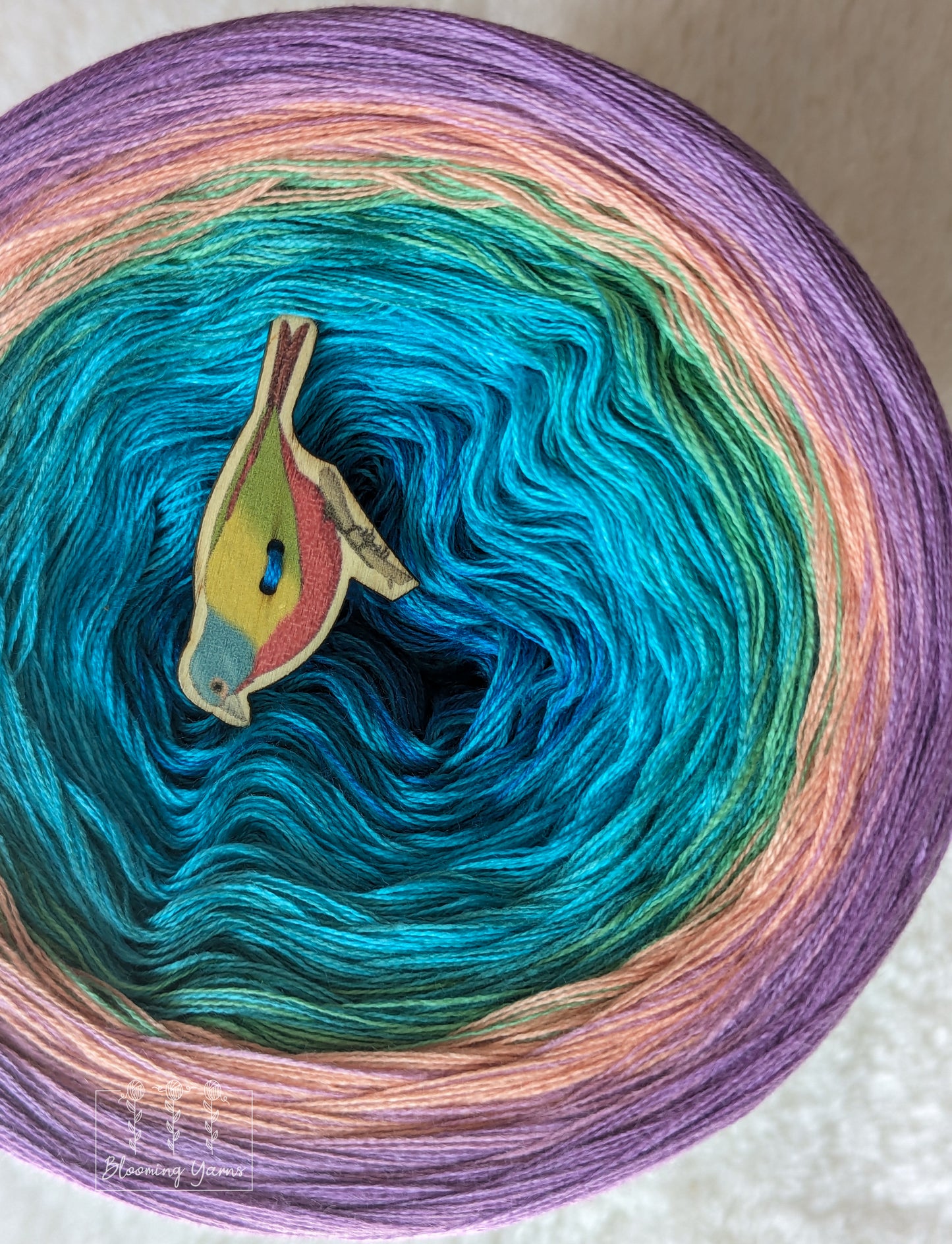 "South African Roller" gradient ombre yarn cake