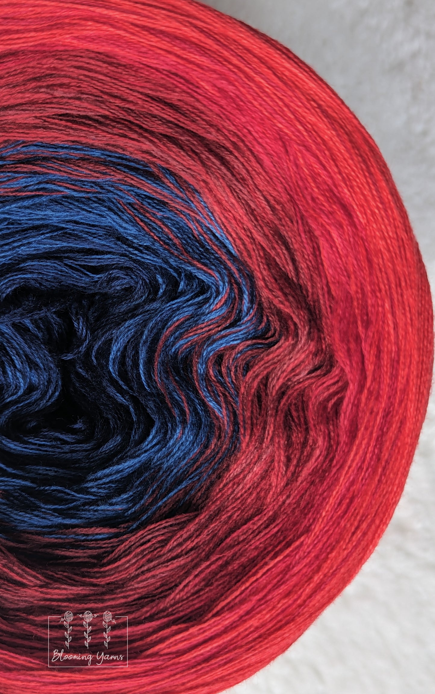 "Eclectus" gradient ombre yarn cake