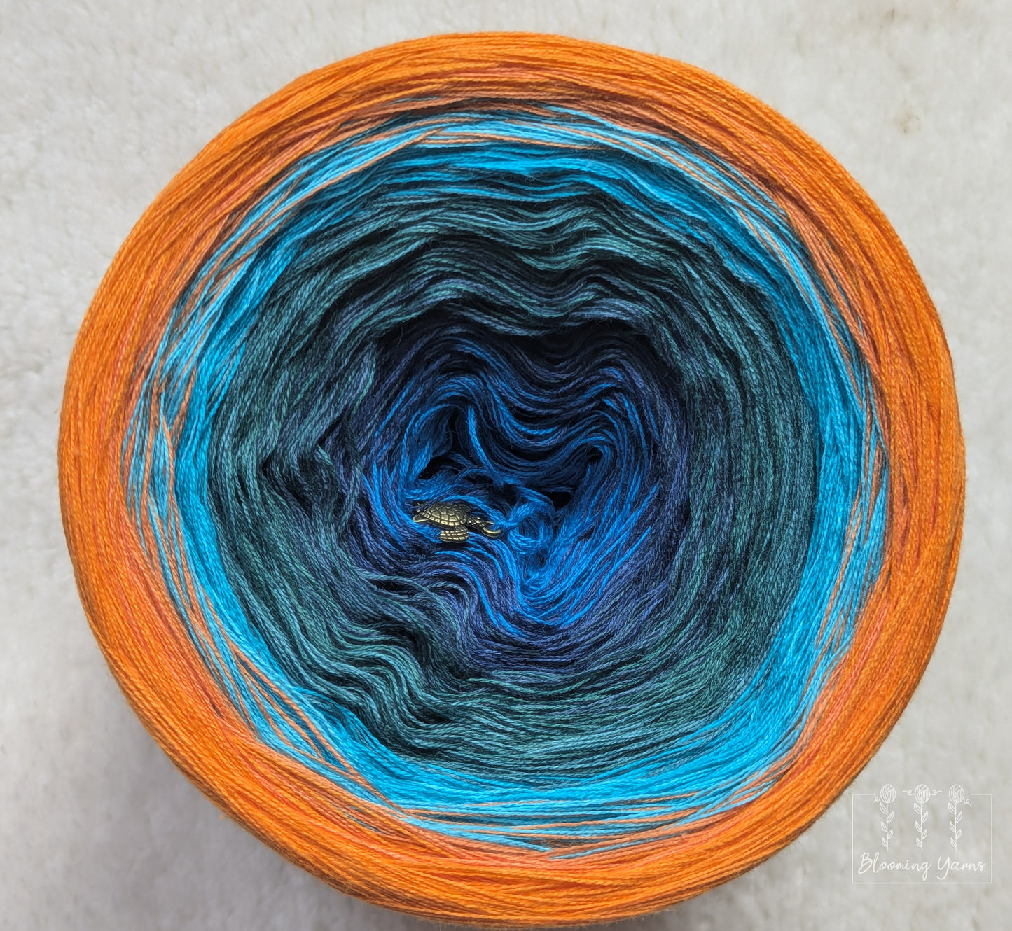 "Blue Macaw parrot" gradient ombre yarn cake