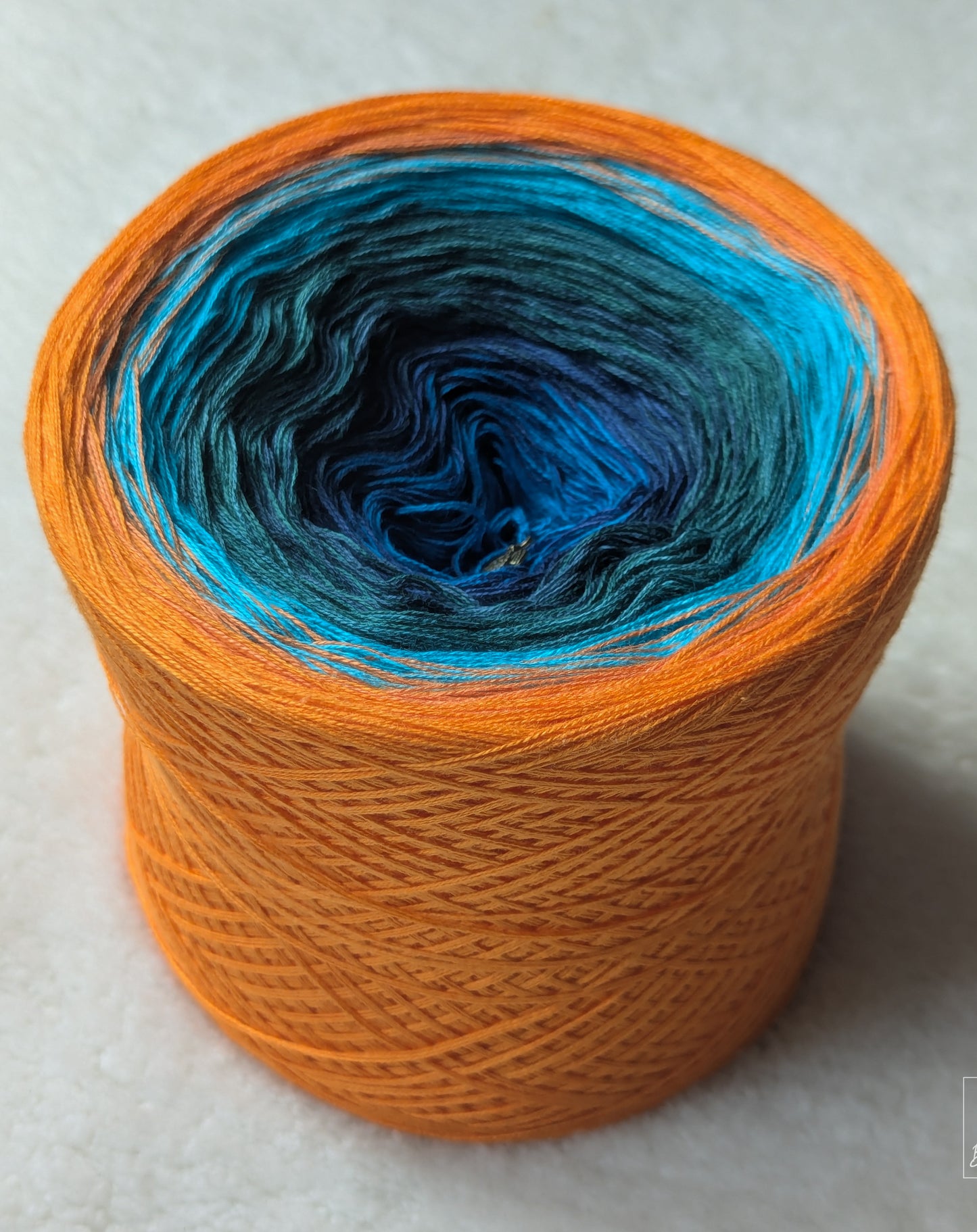 "Blue Macaw parrot" gradient ombre yarn cake