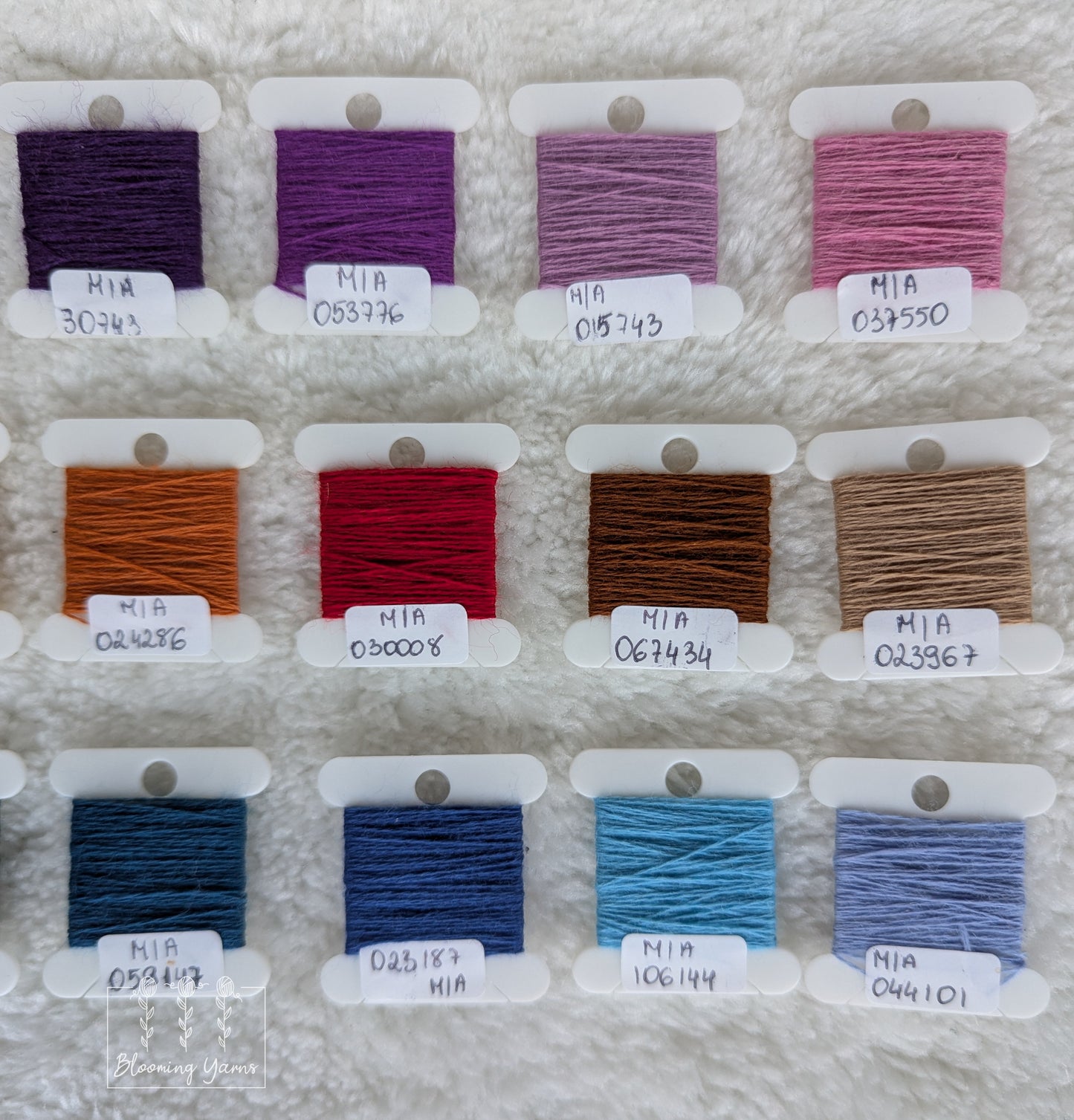 50%merino wool/50%acrylic yarn cake in your choosen colours