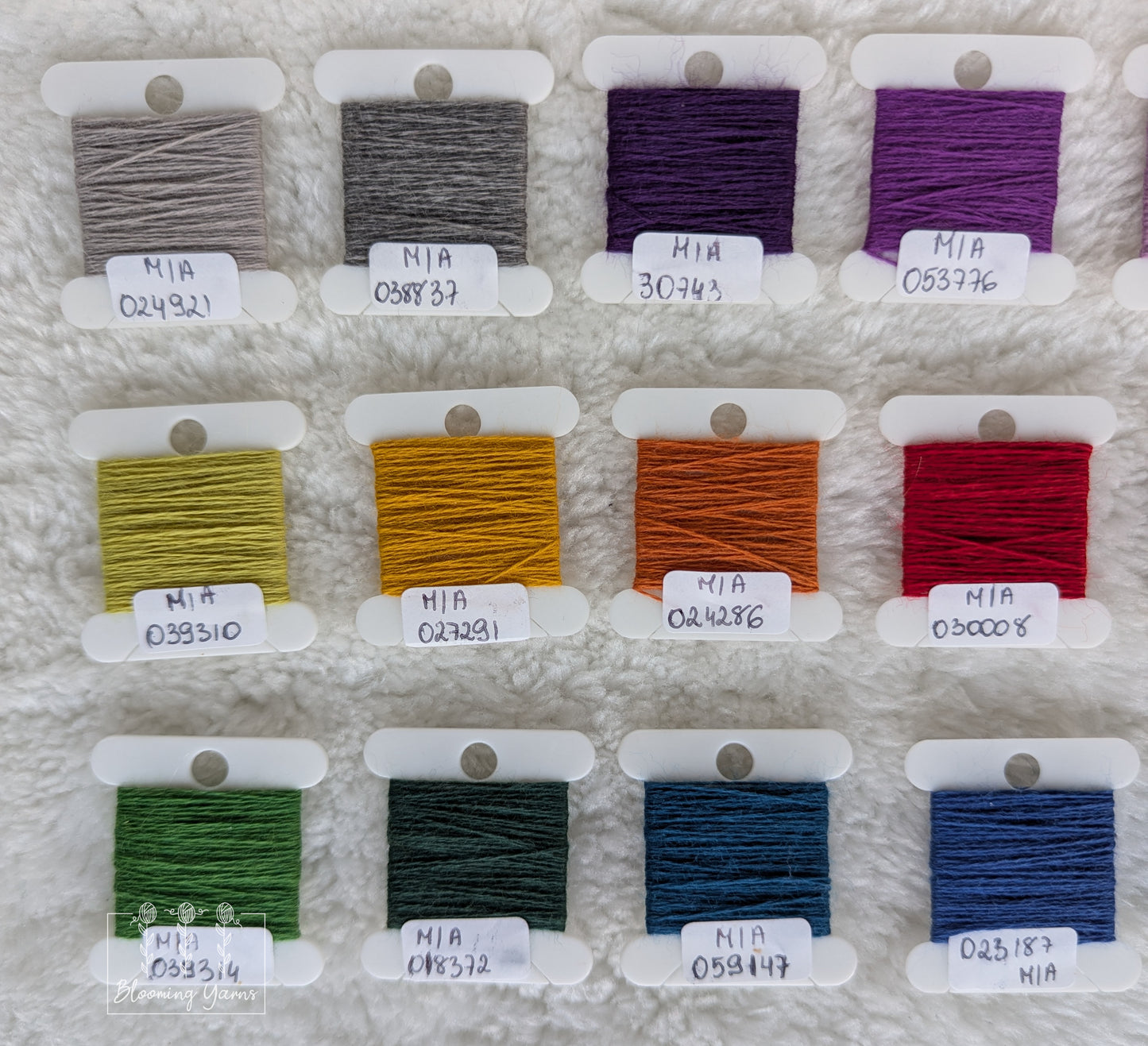 50%merino wool/50%acrylic yarn cake in your choosen colours