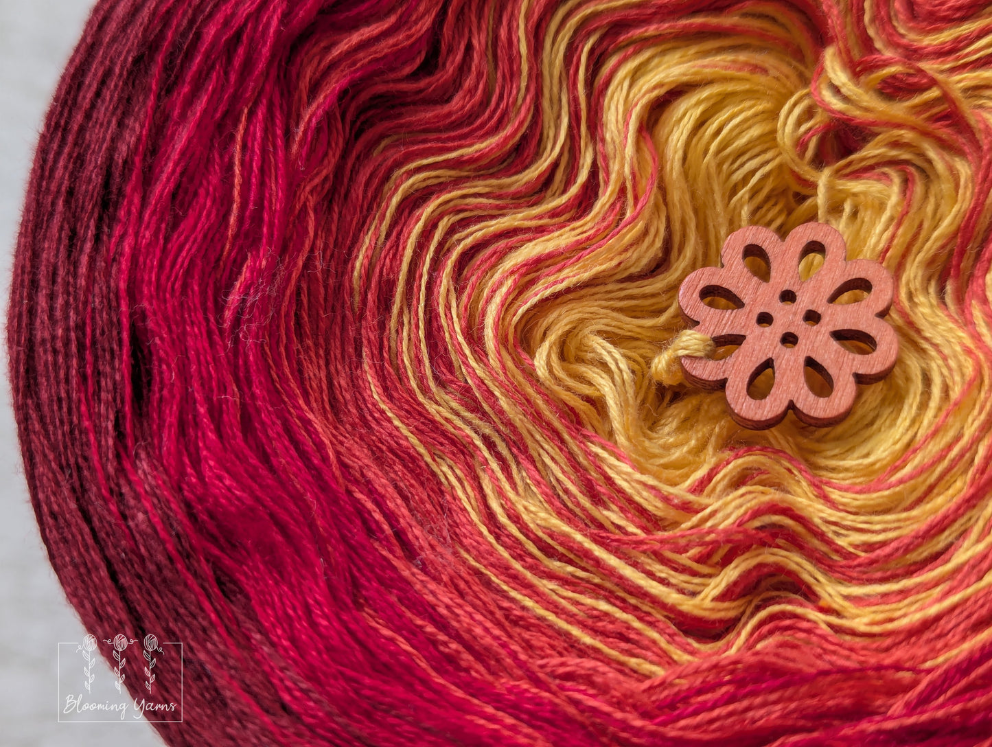 "Red sunflower" gradient ombre yarn cake