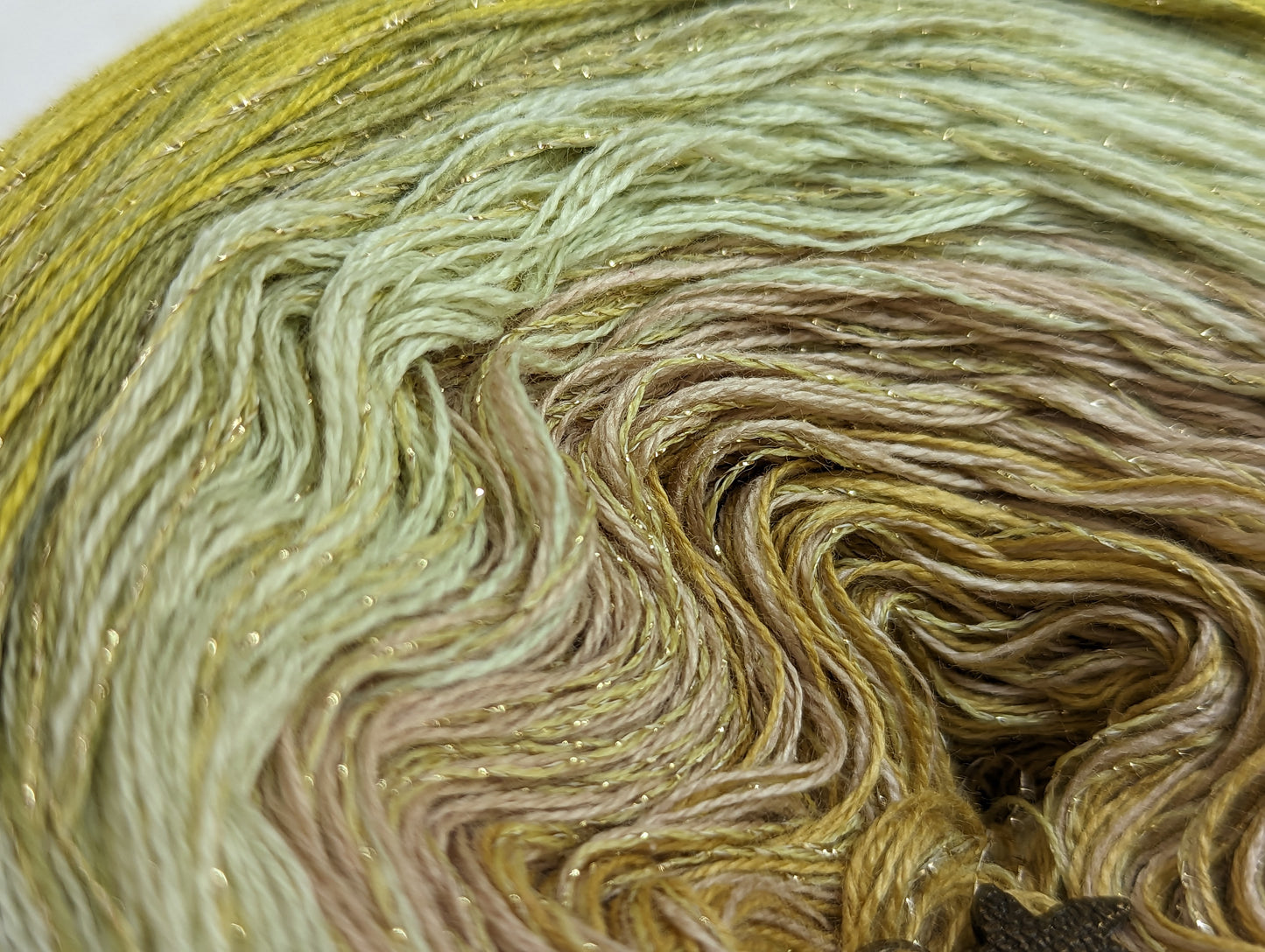 "Beach grass" cotton/acrylic ombre yarn cake
