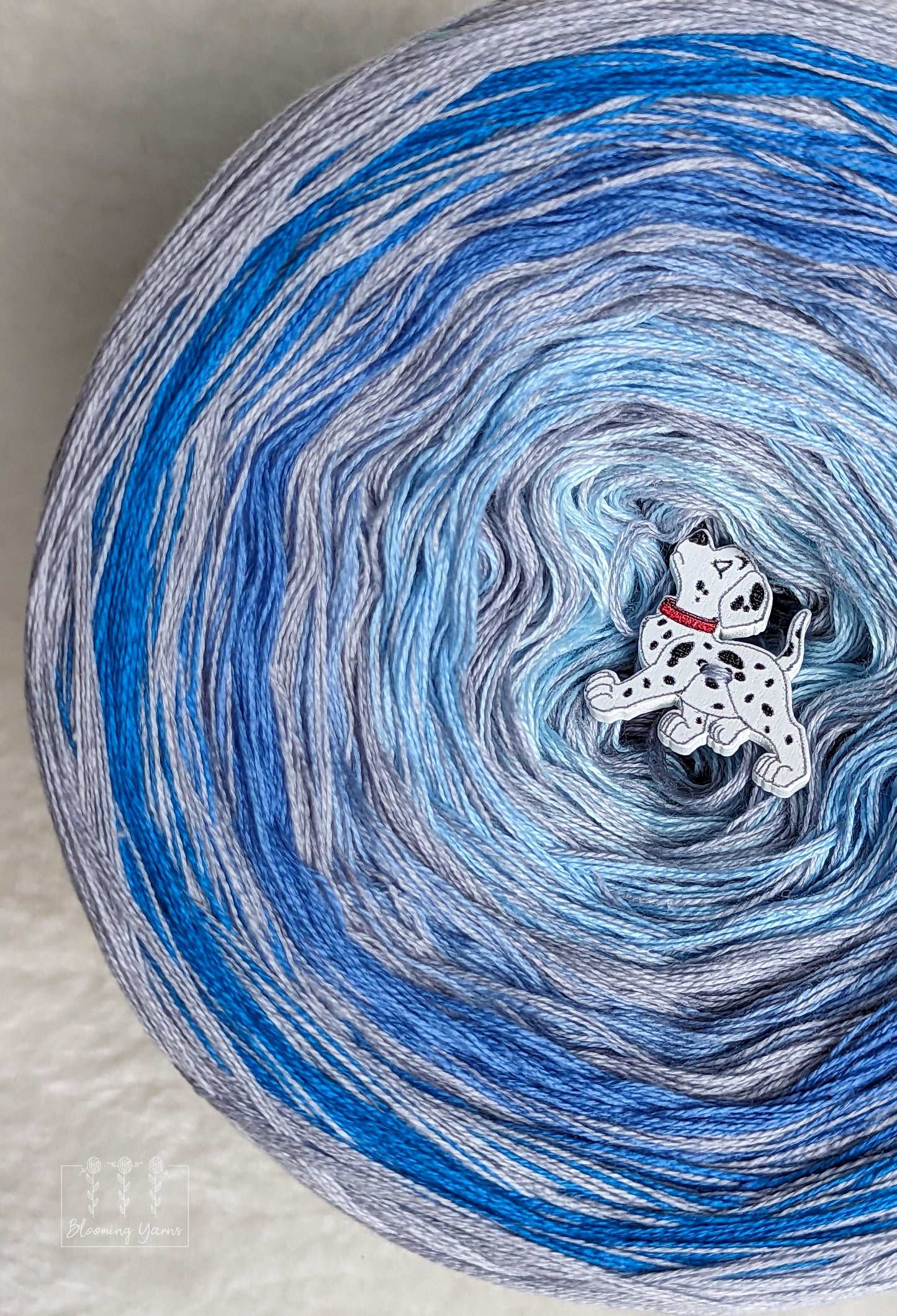"Sea waves" cotton/acrylic ombre yarn cake