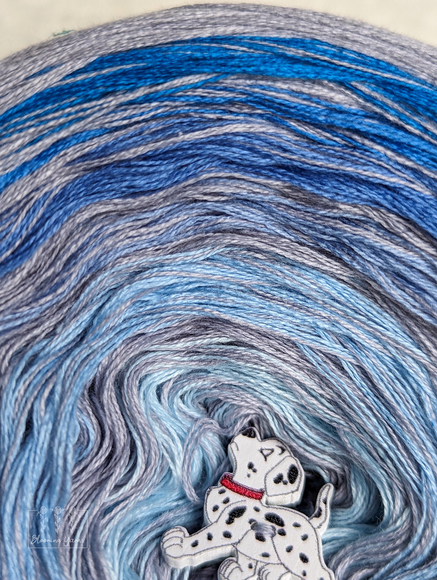 "Sea waves" cotton/acrylic ombre yarn cake