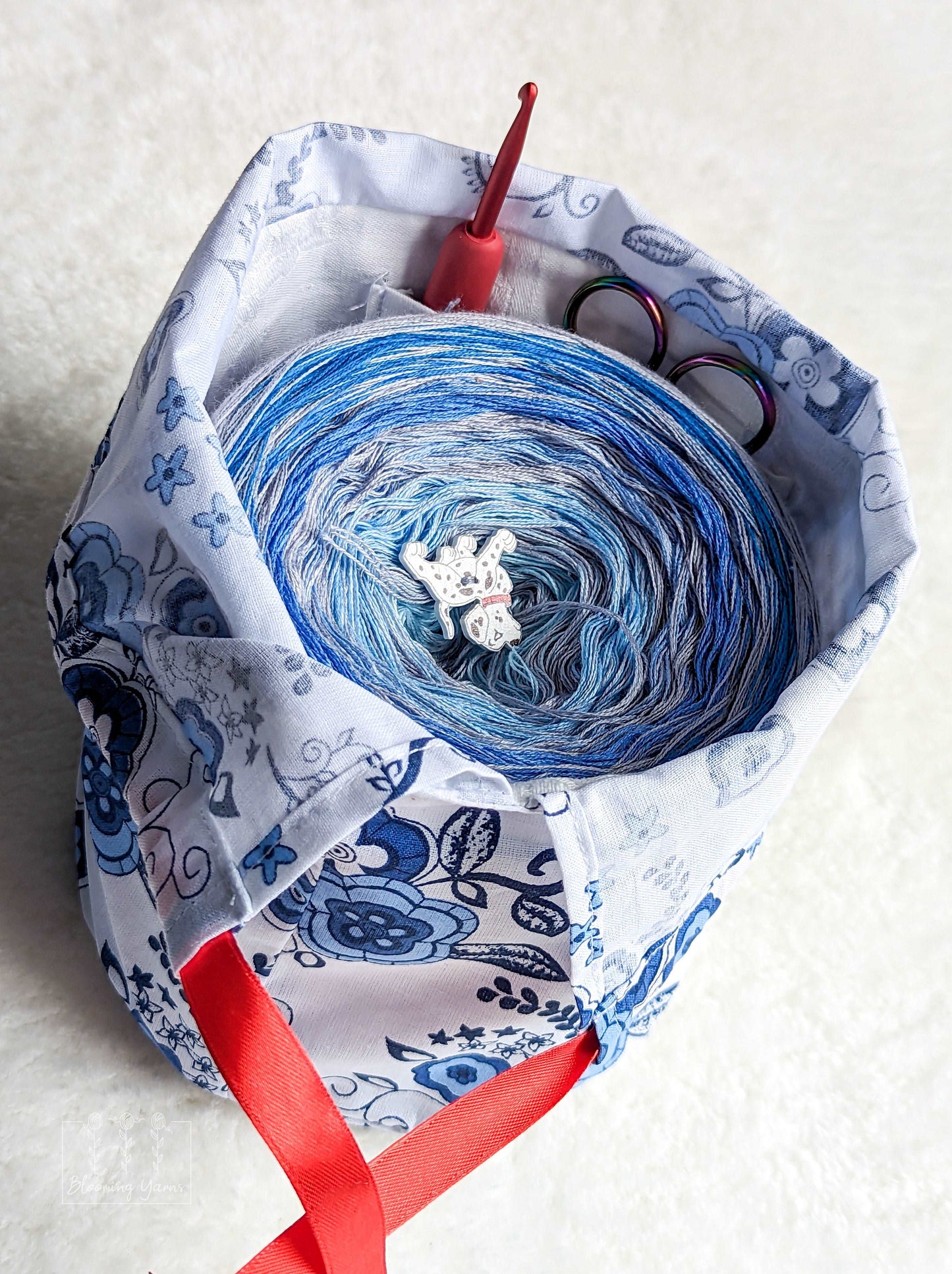 "Kruszyna" yarn cake bag with closure