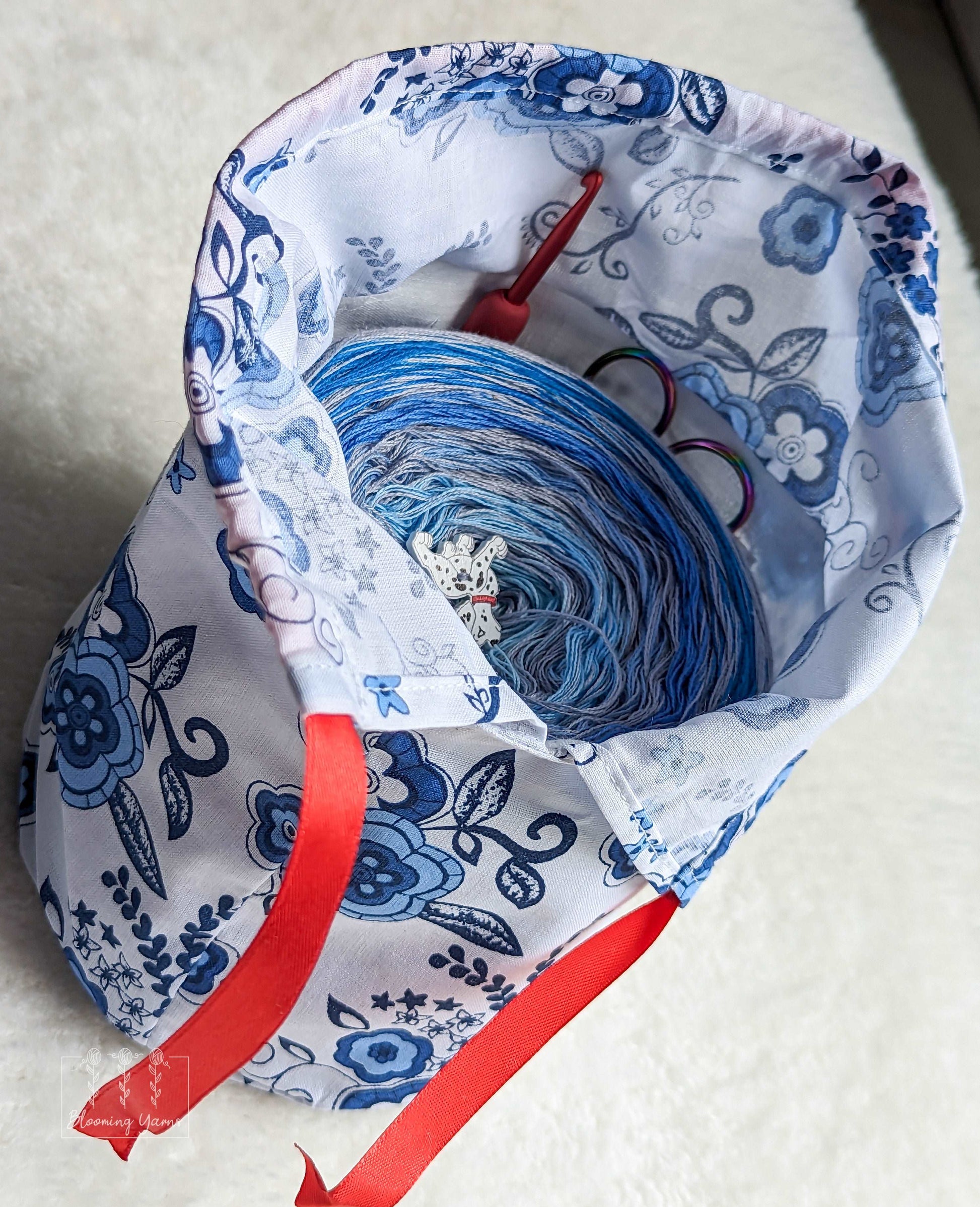 "Kruszyna" yarn cake bag with closure