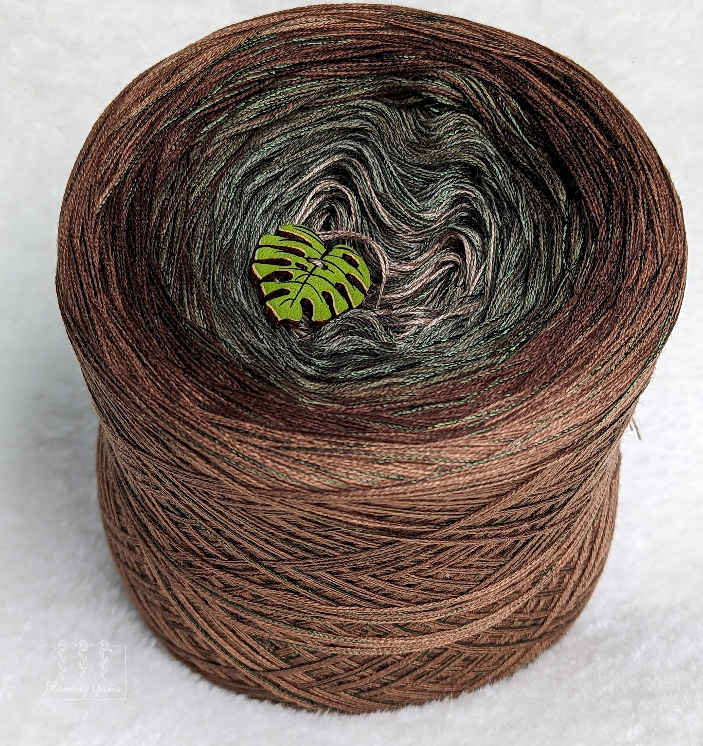 Gradient ombre yarn cake, colour combination C250