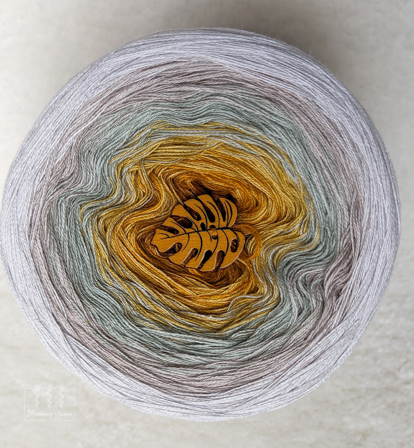 Gradient ombre yarn cake, colour combination C257
