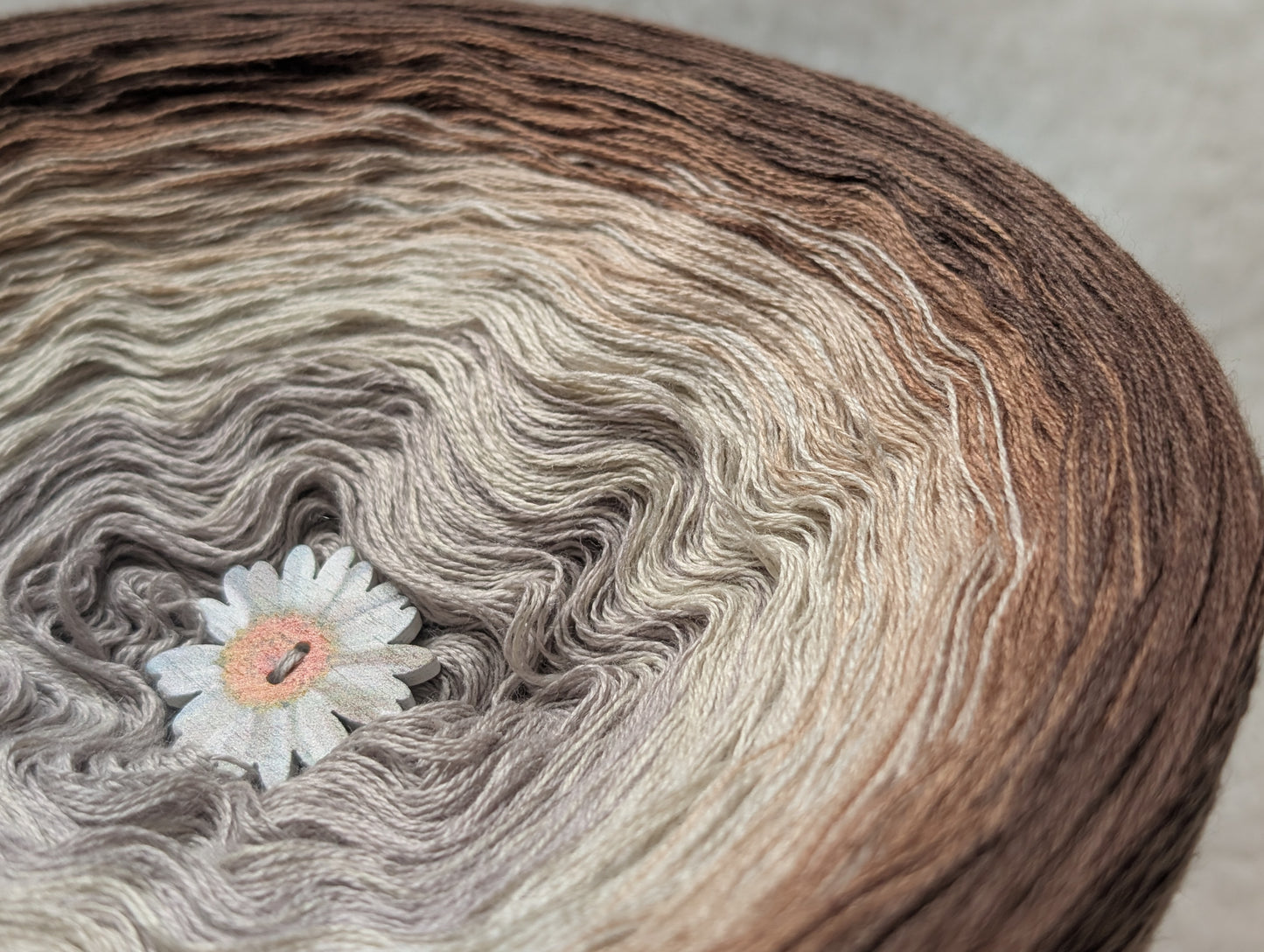 Gradient ombre yarn cake colour combination C389 "Terra Ombre"