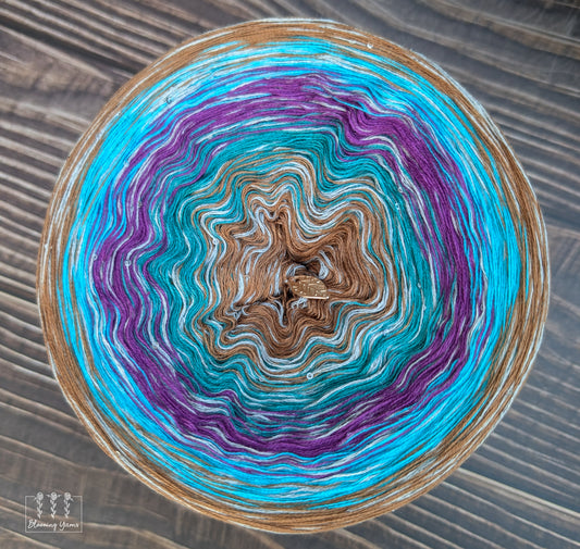 "Friendship Loops" gradient ombre yarn cake