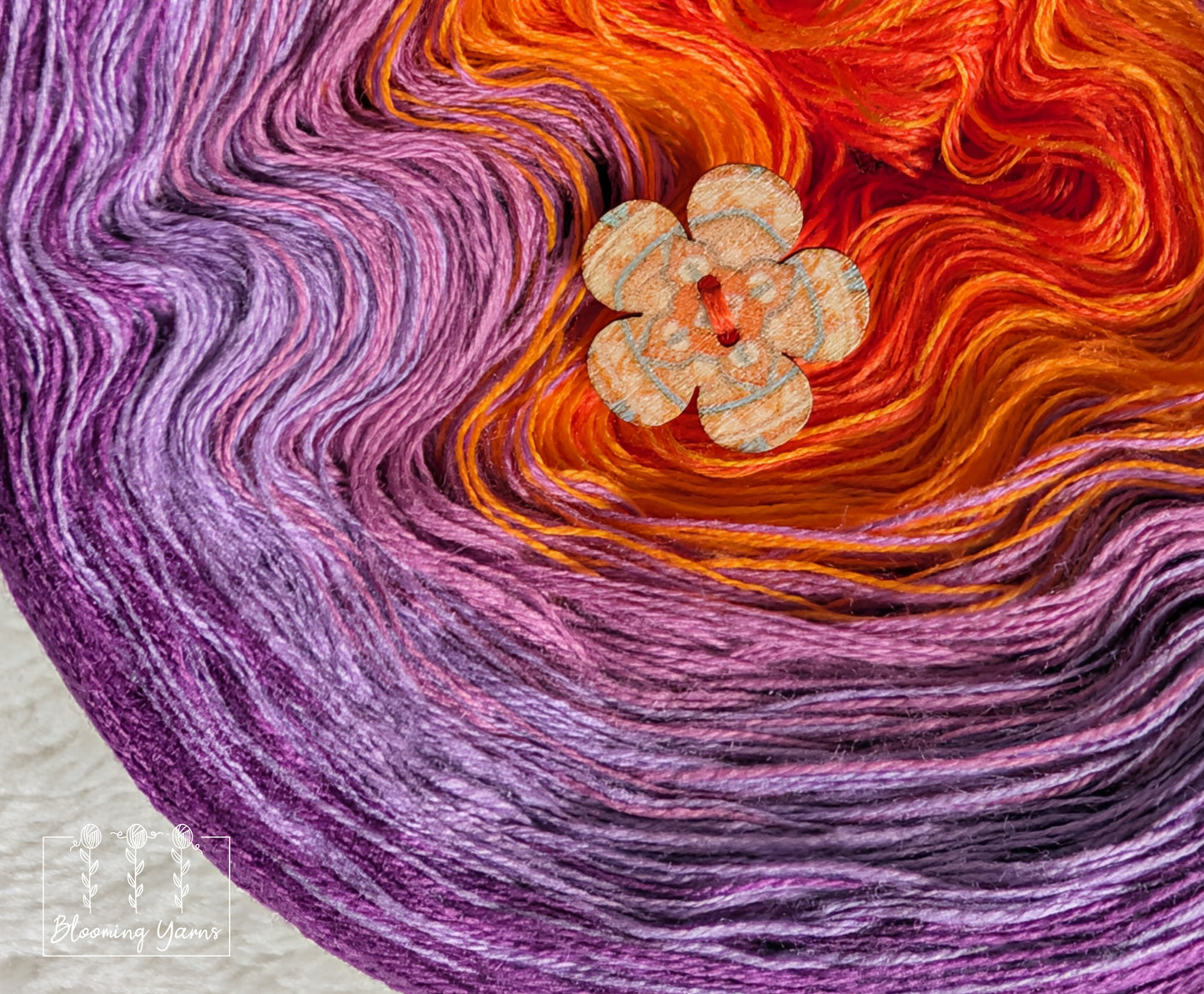 Gradient ombre yarn cake colour combination "Crocussa"