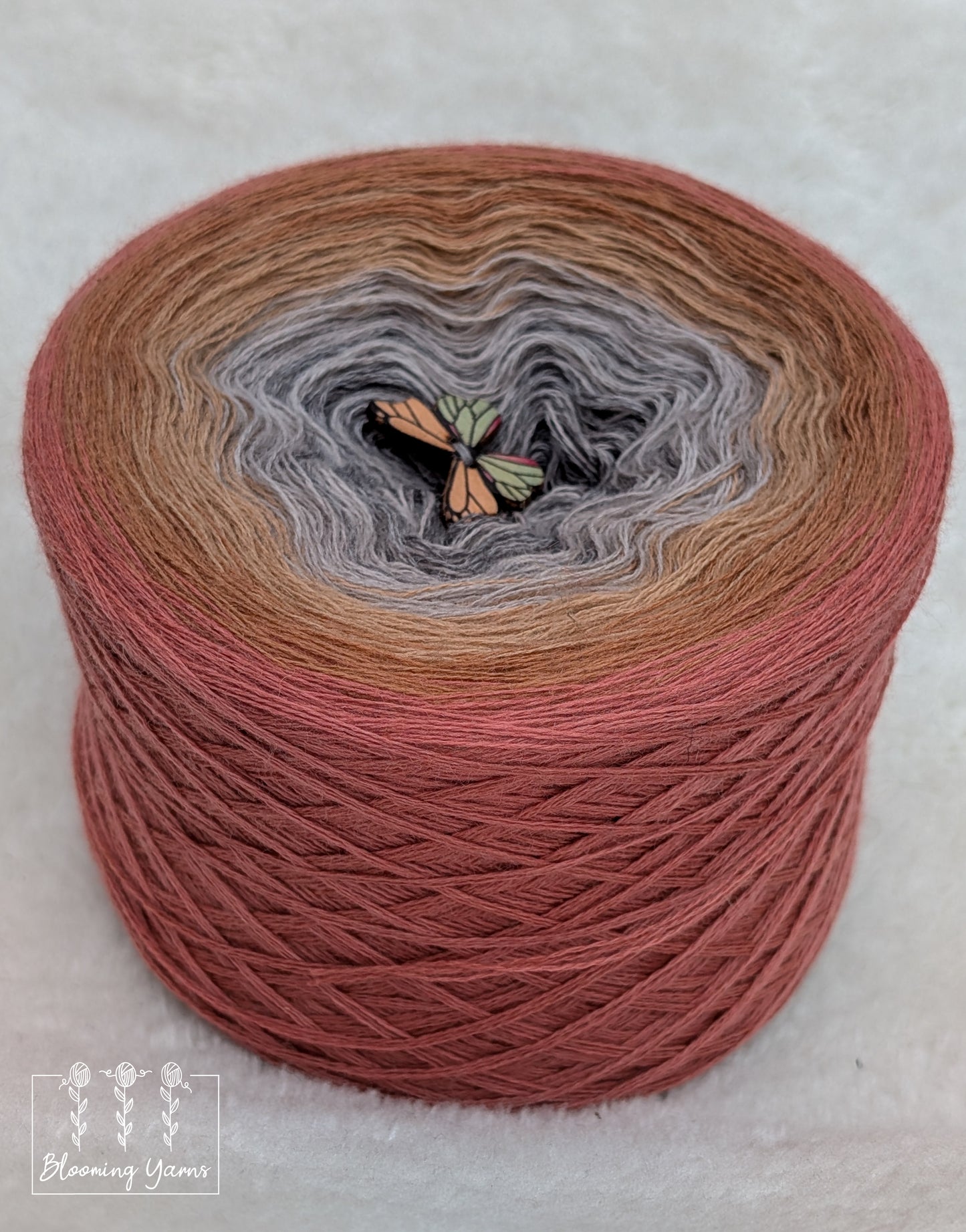 Gradient ombre yarn cake colour combination MA032 "Pampas Dream"