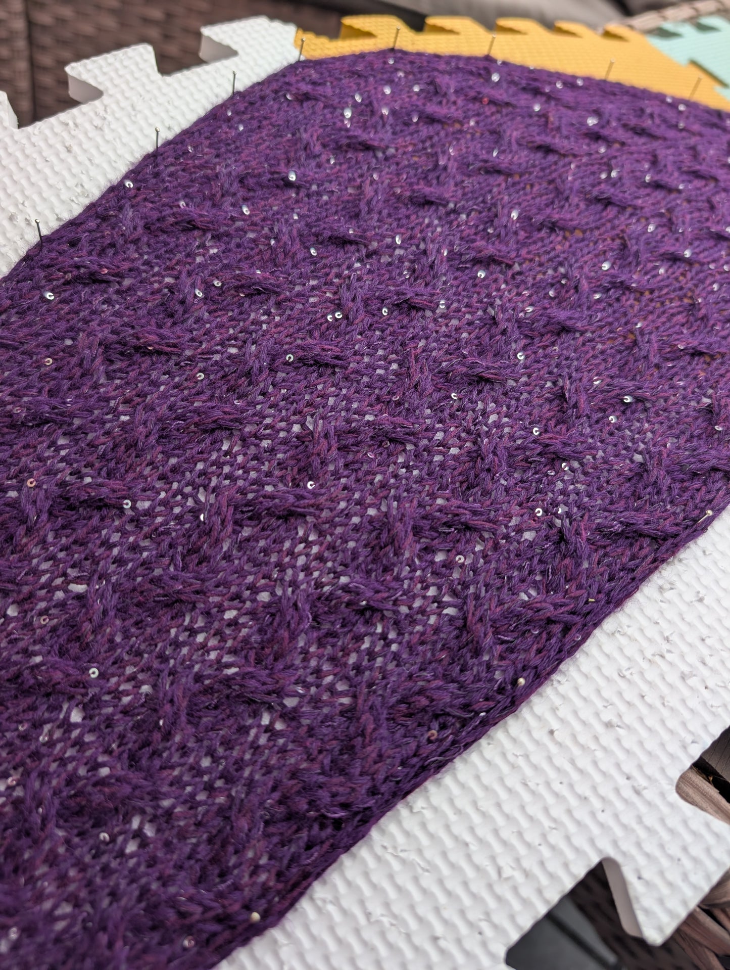 Merino/acrylic blend yarn cake with sequins MA048'