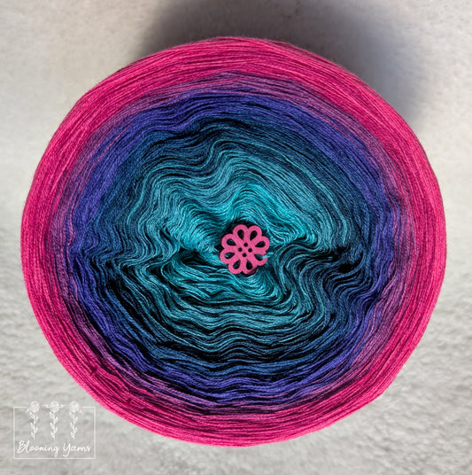 Gradient ombre yarn cake colour combination C404 "Aurora Borealis"