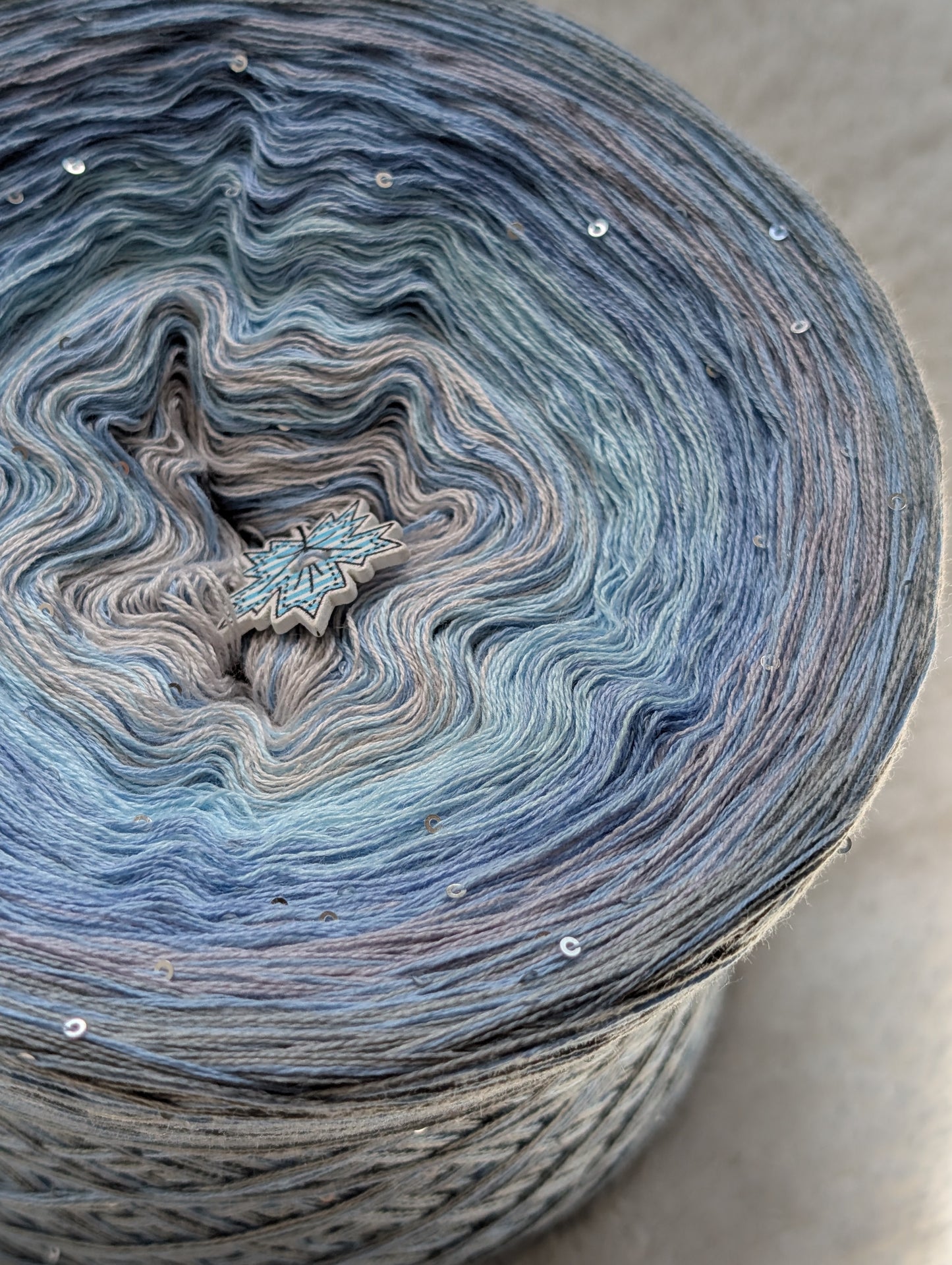 Gradient ombre yarn cake, colour combination C426