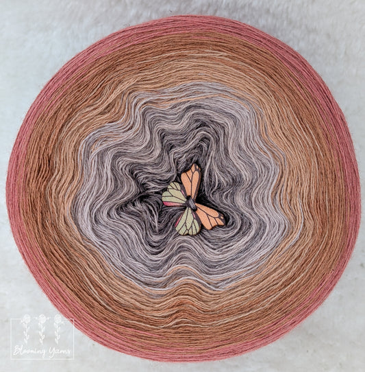 Gradient ombre yarn cake colour combination MA032 "Pampas Dream"