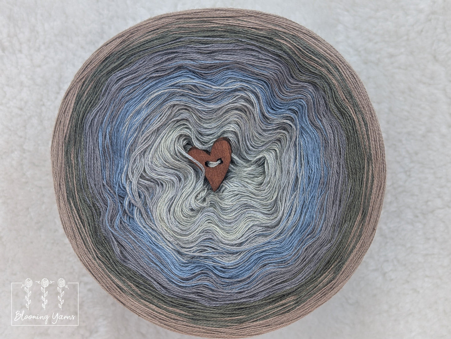 Gradient ombre yarn cake colour combination C400 "Mountain Mist"