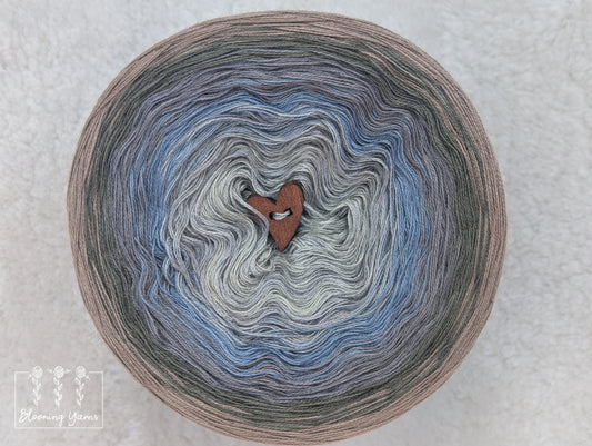 Gradient ombre yarn cake colour combination C400 "Mountain Mist"