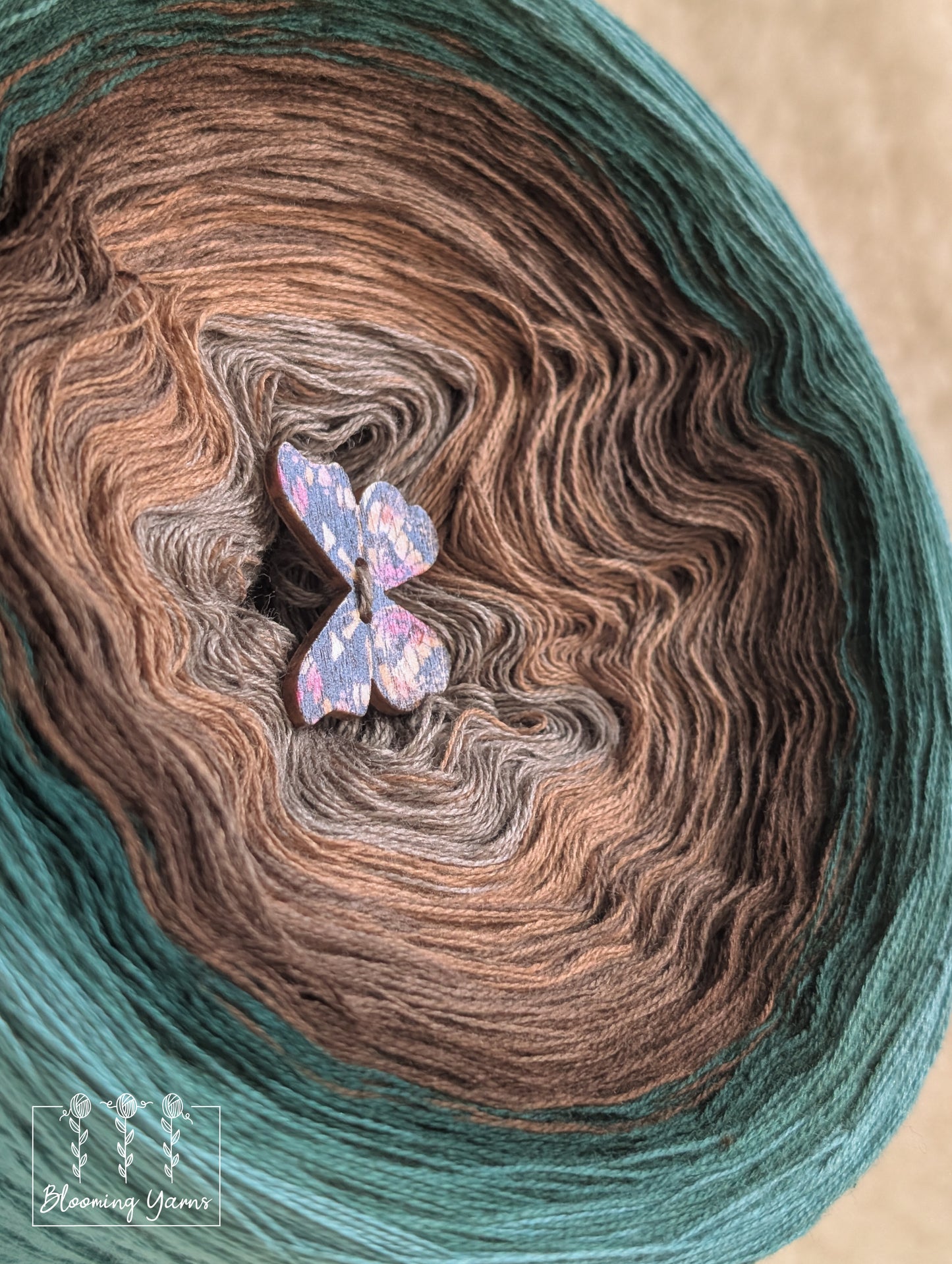 Gradient ombre yarn cake colour combination C401 "Dreamscape"