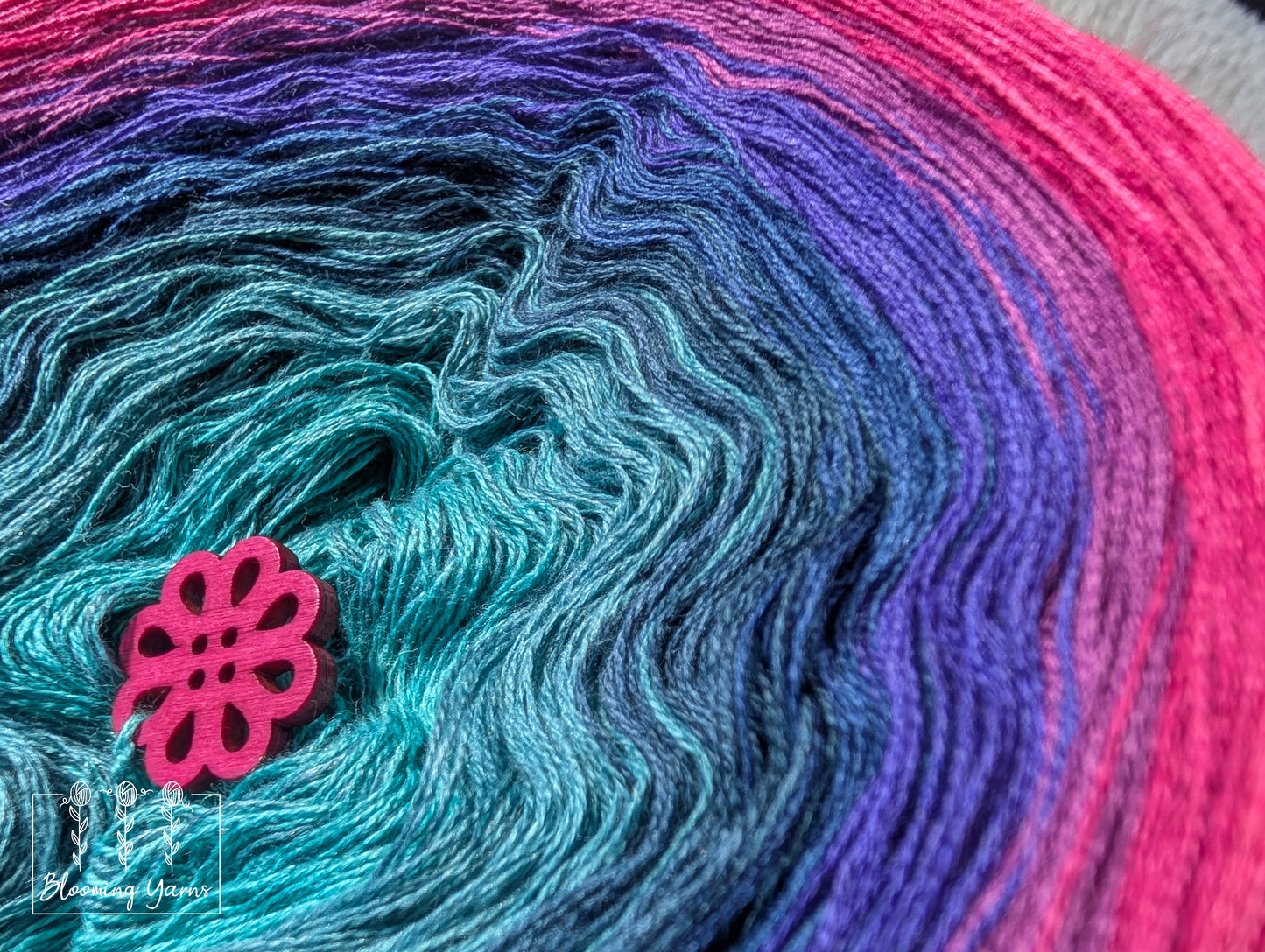 Gradient ombre yarn cake colour combination C404 "Aurora Borealis"