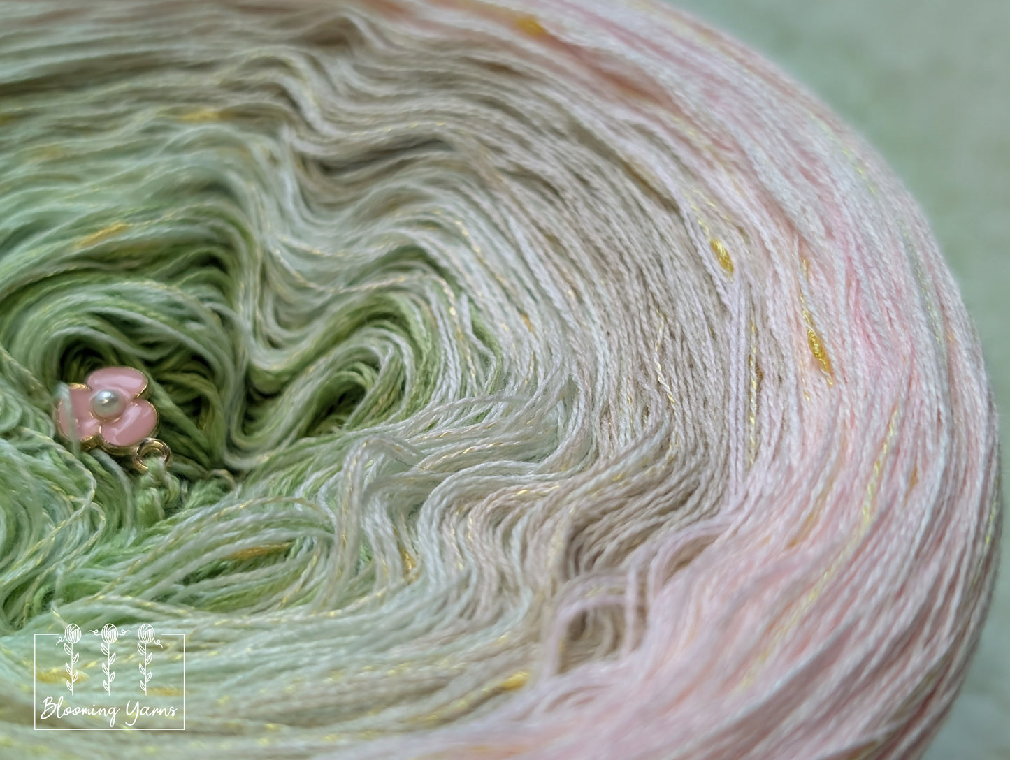 Gradient ombre yarn cake colour combination "Calla"