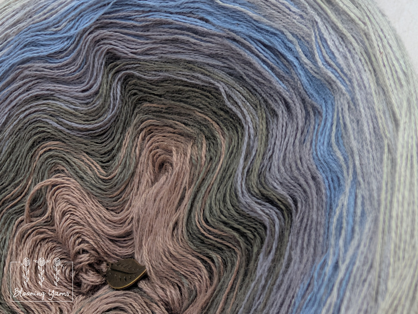 Gradient ombre yarn cake colour combination C400 "Mountain Mist"