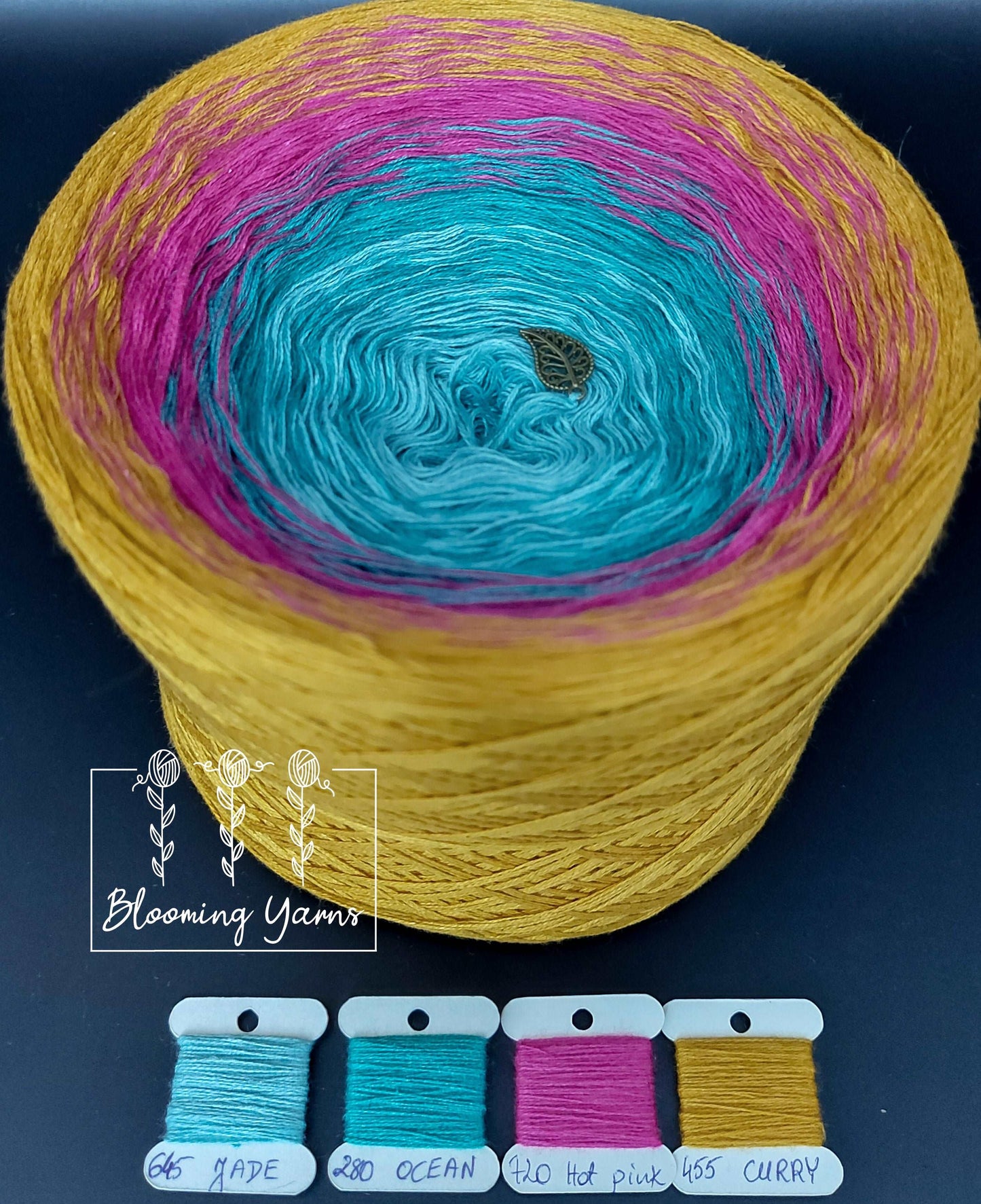 Gradient ombre yarn cake, colour combination C031