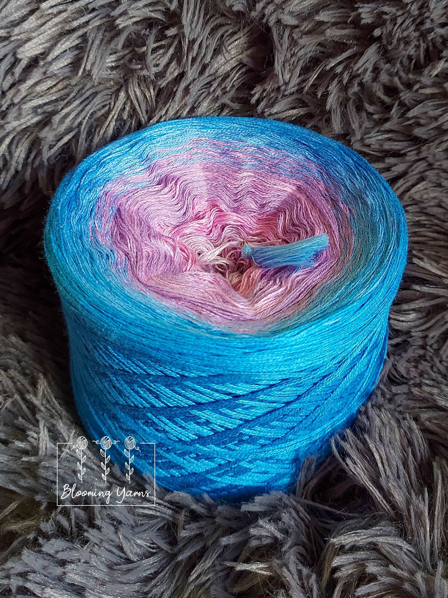 Gradient ombre yarn cake, colour combination C046