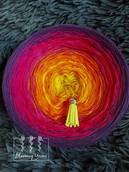 Gradient ombre yarn cake, colour combination C037