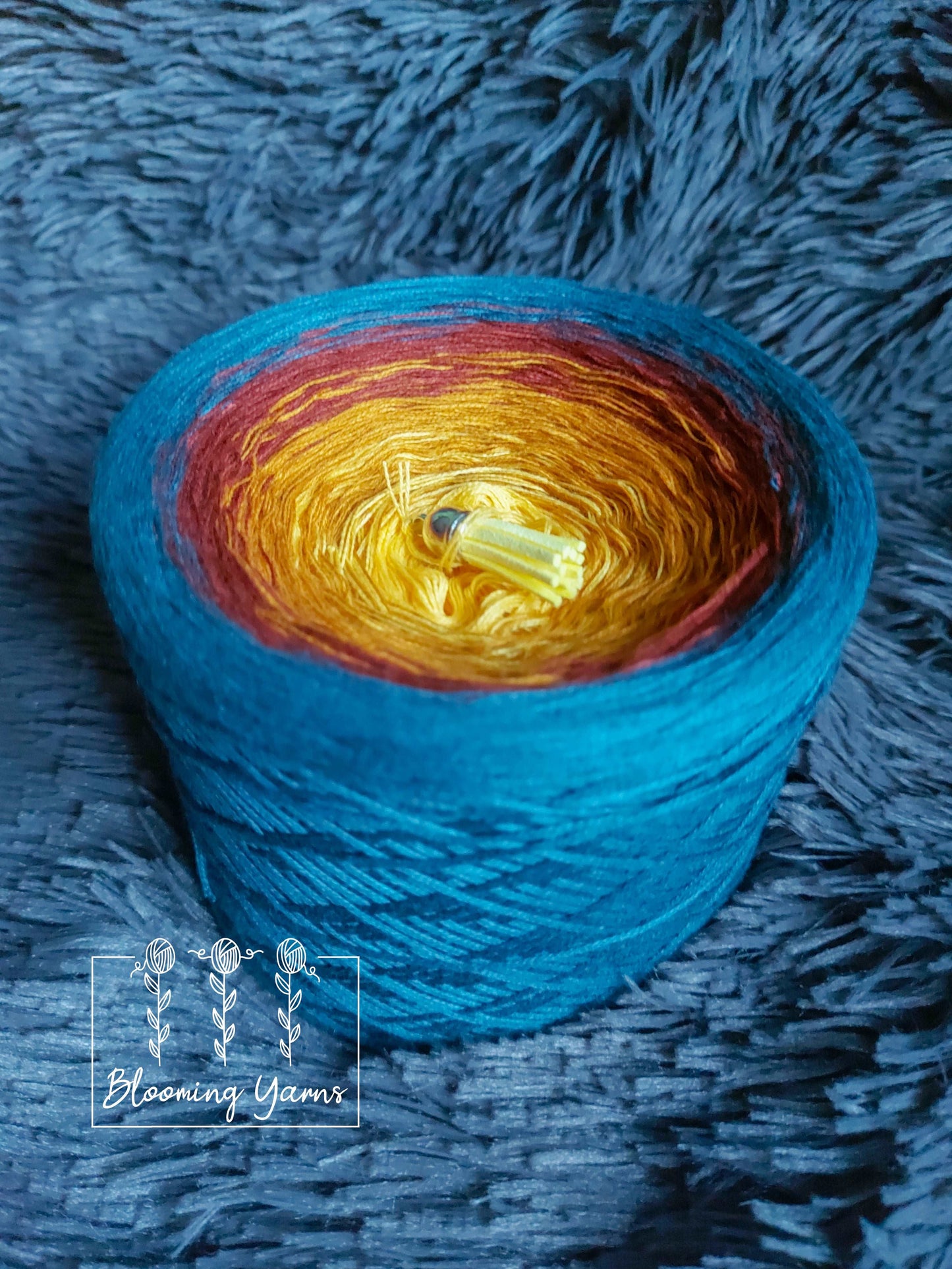 Gradient ombre yarn cake, colour combination C035