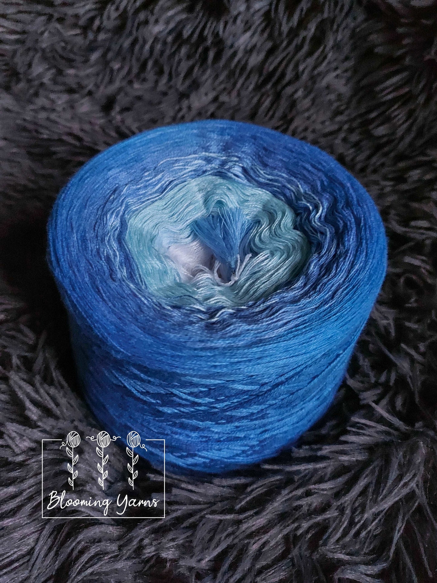 Gradient ombre yarn cake, colour combination C034