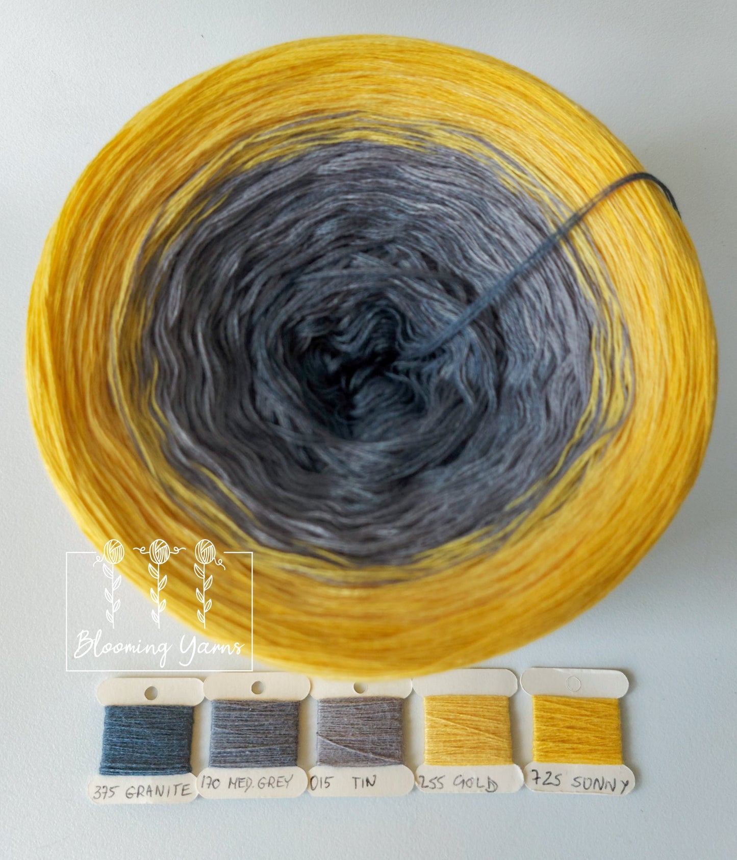 Gradient ombre yarn cake, colour combination C091