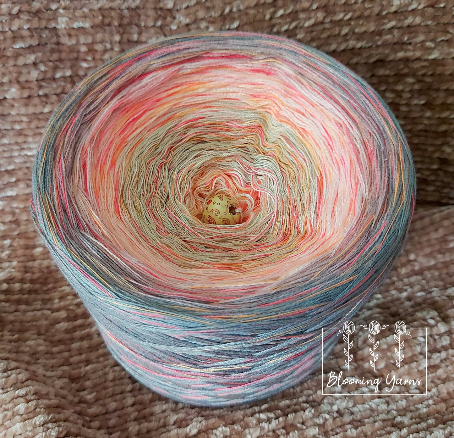 Gradient ombre yarn cake, colour combination C095