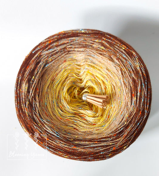 Gradient yarn cake, colour combination M031