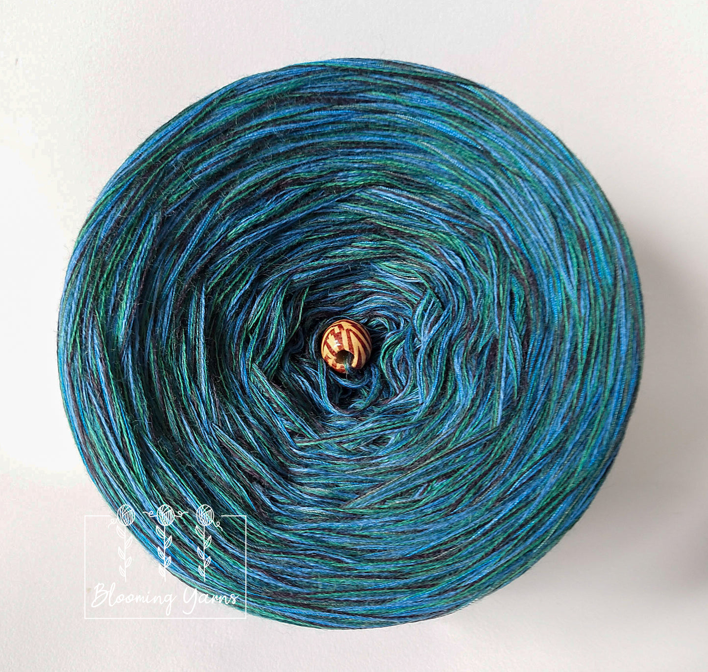 Gradient yarn cake, colour combination M046