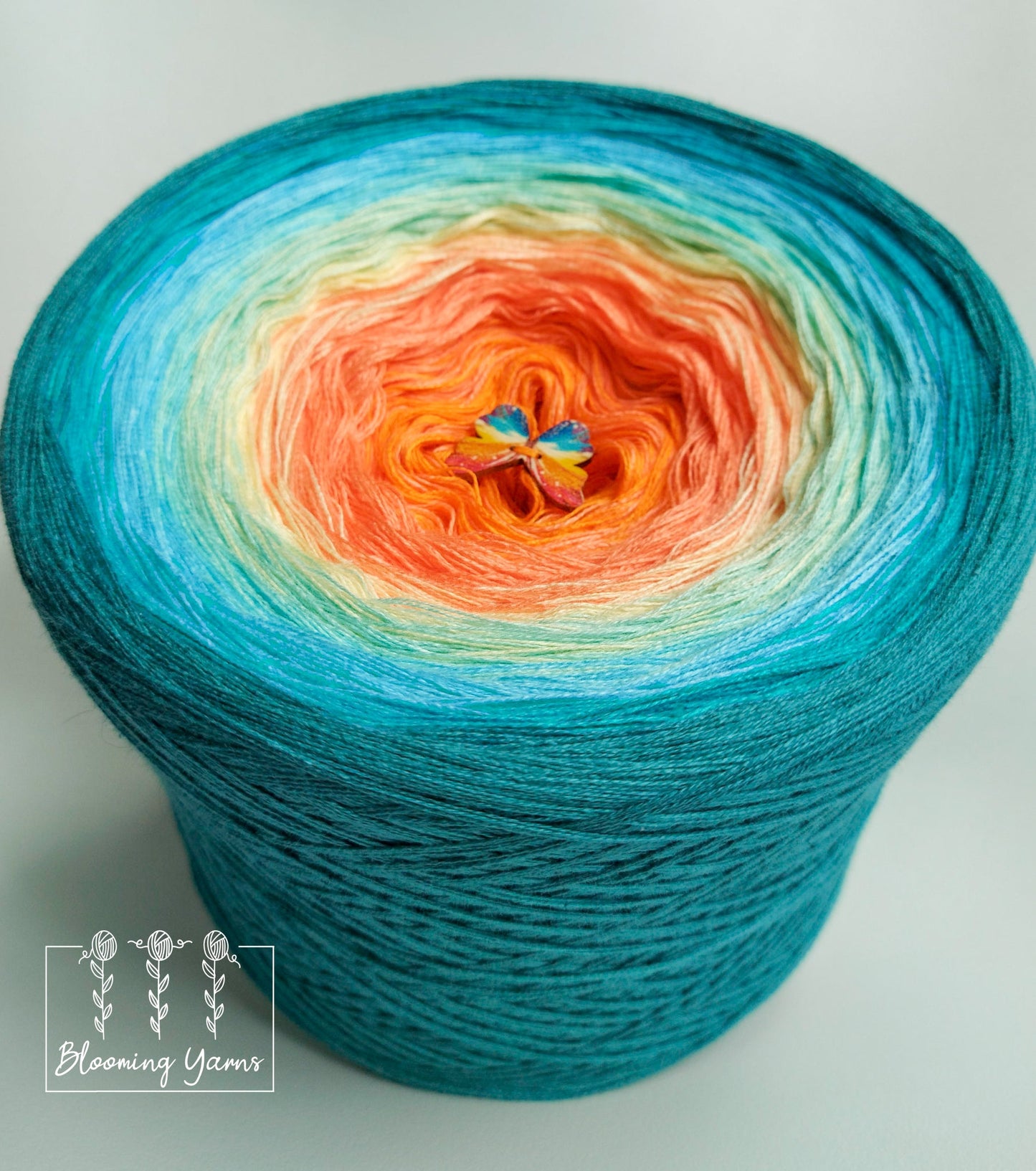 Gradient ombre yarn cake, colour combination C122