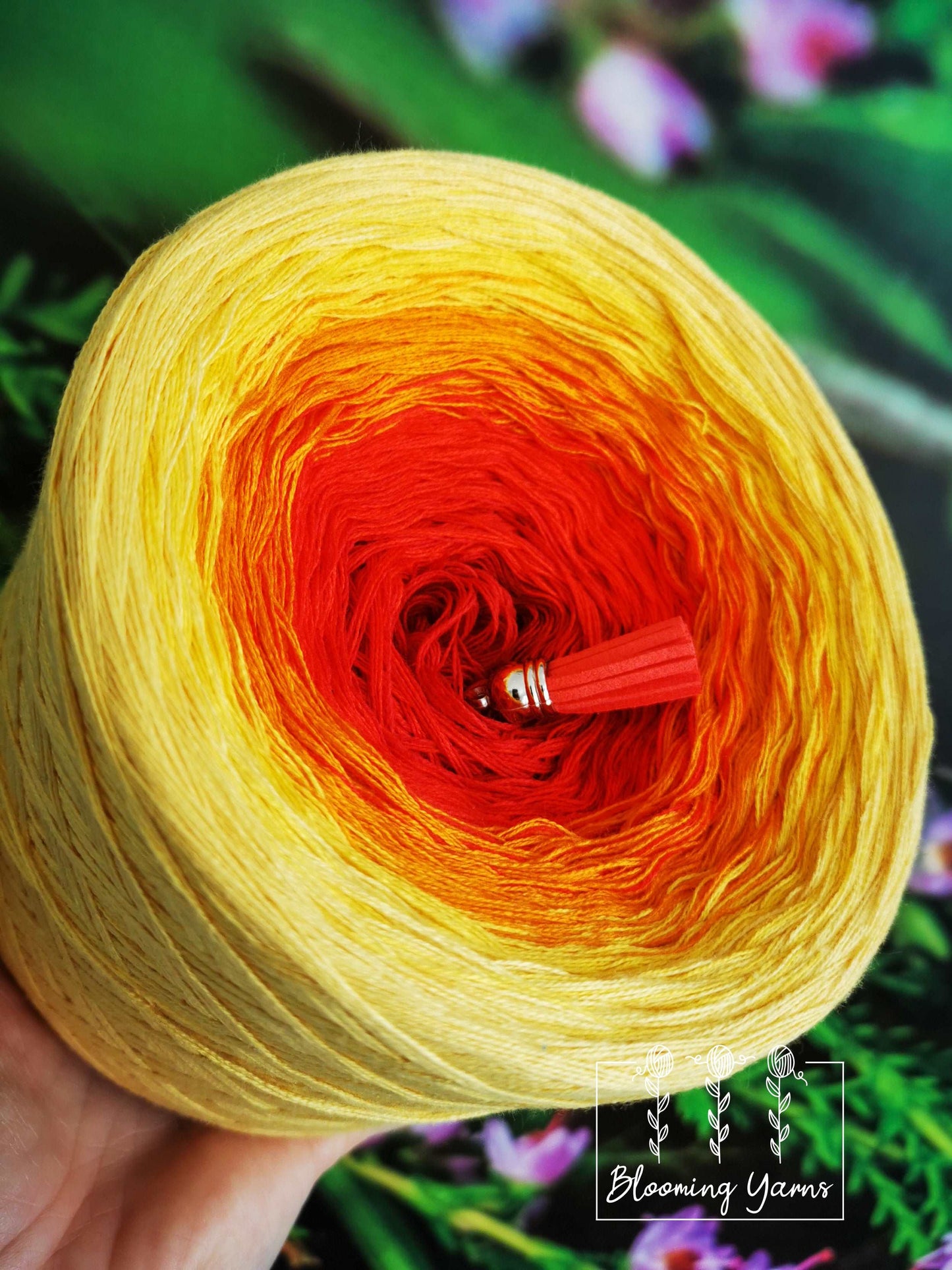 Gradient ombre yarn cake, colour combination C067