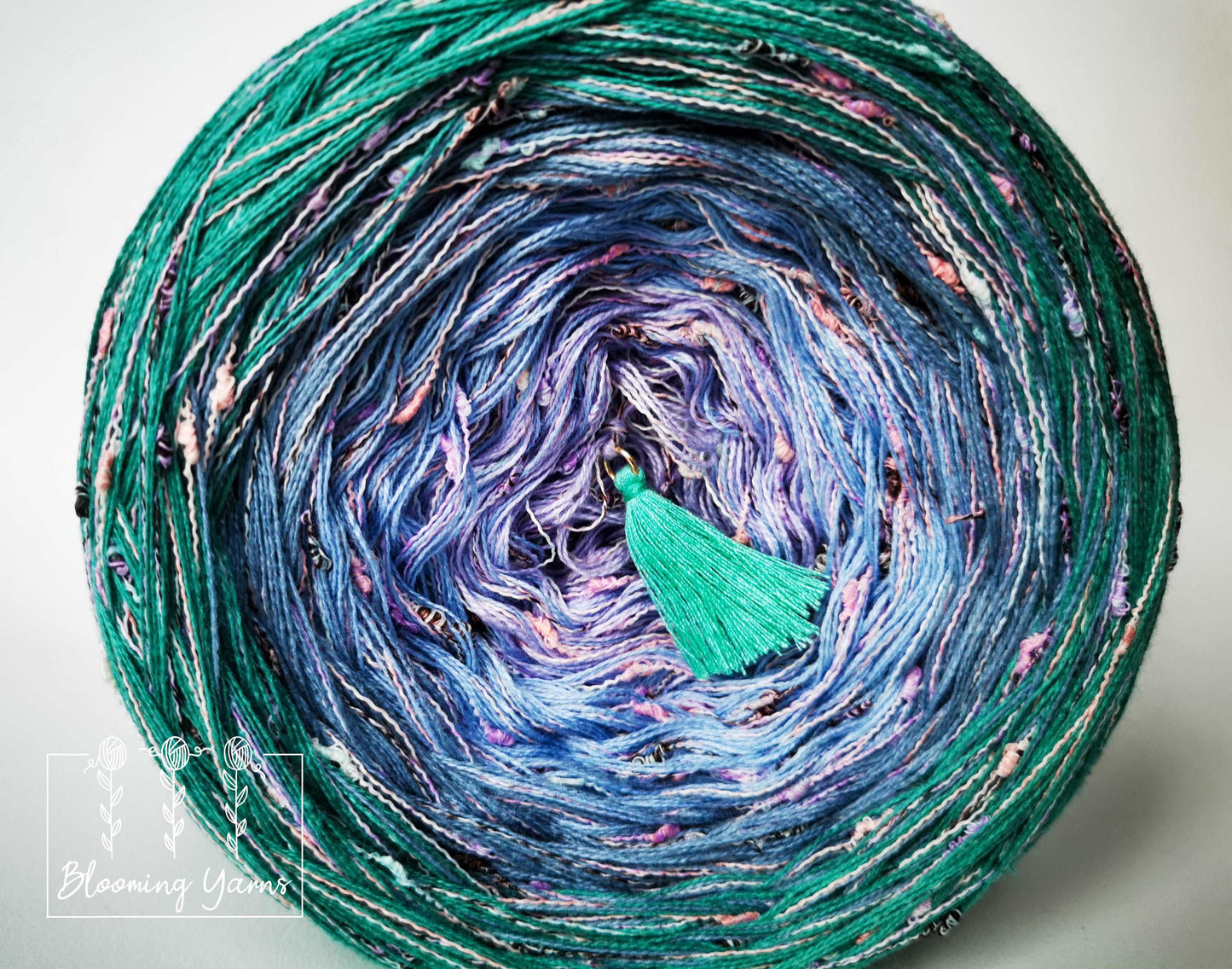 Gradient ombre yarn cake, colour combination C087