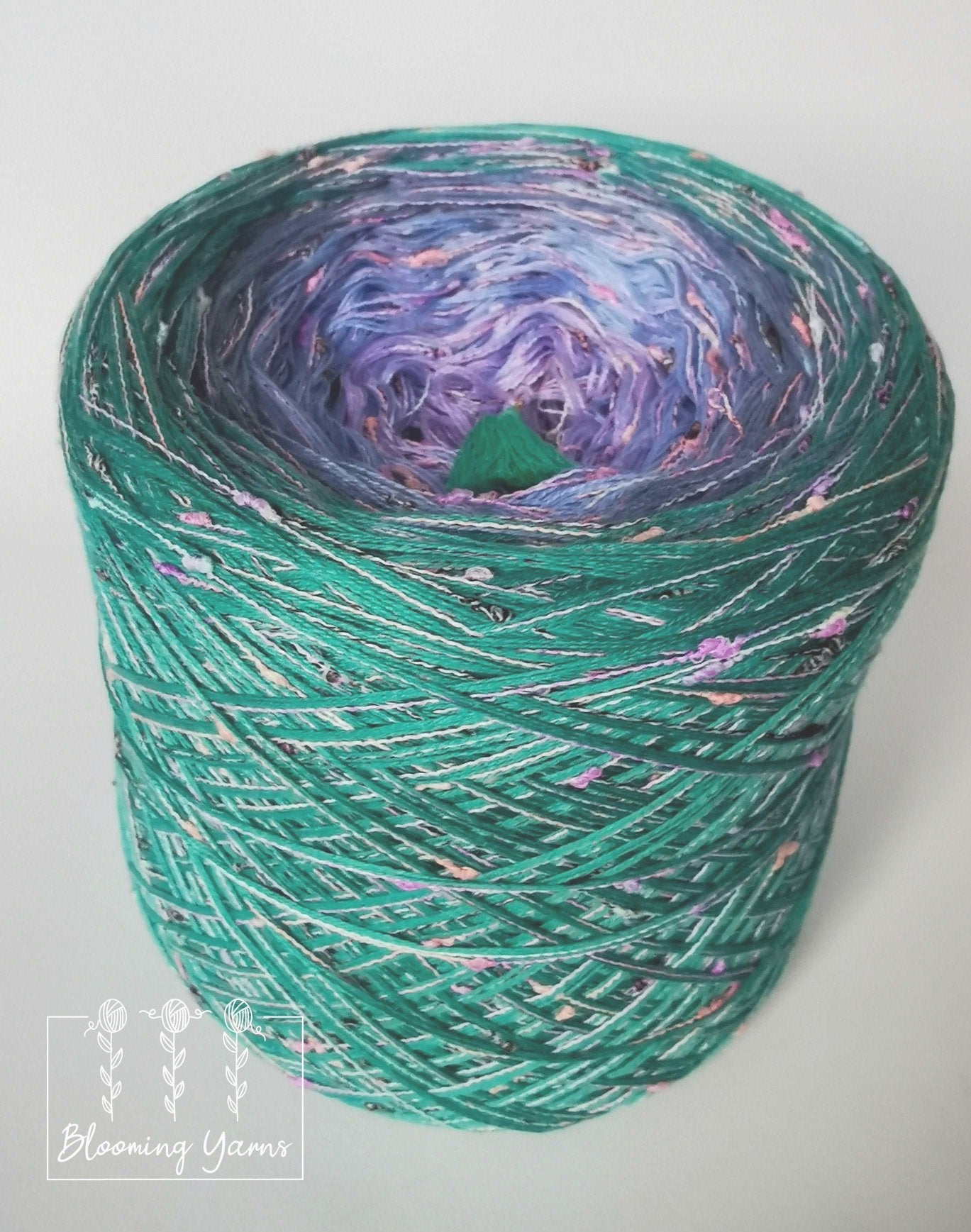 Gradient ombre yarn cake, colour combination C087