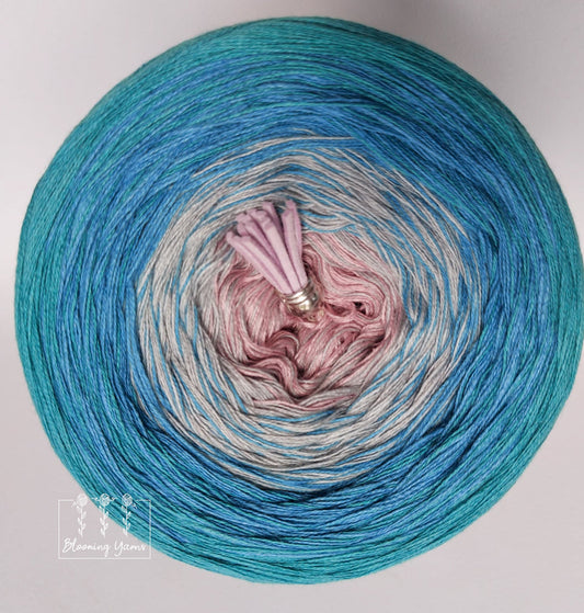 Gradient ombre yarn cake, colour combination C135