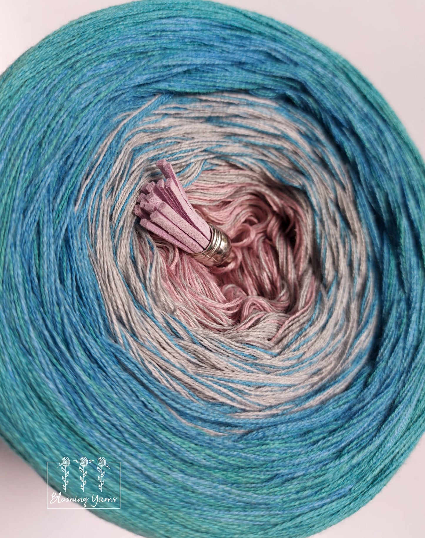 Gradient yarn cake, colour combination CM135
