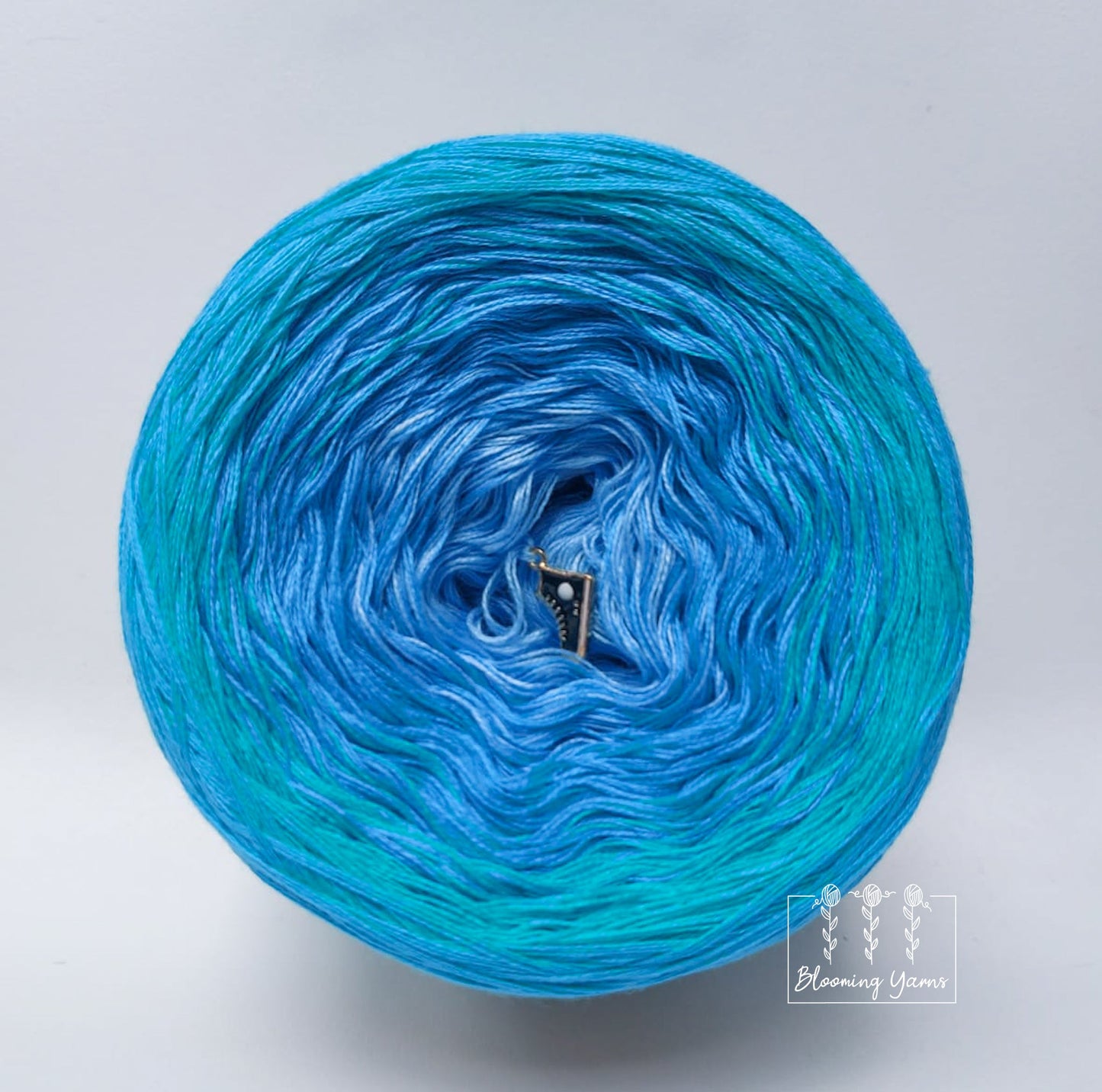 Gradient ombre yarn cake, colour combination C136