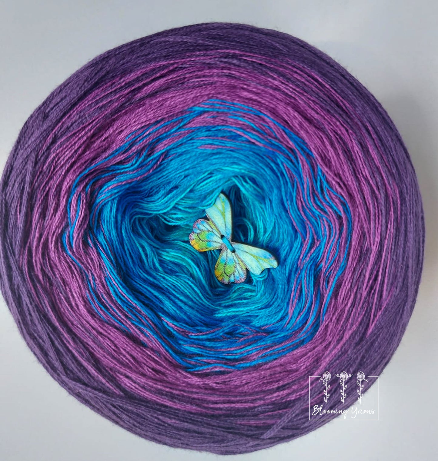 Gradient ombre yarn cake, colour combination C137