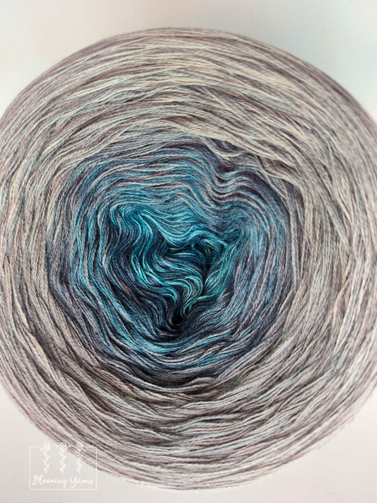 Gradient ombre yarn cake, colour combination C141