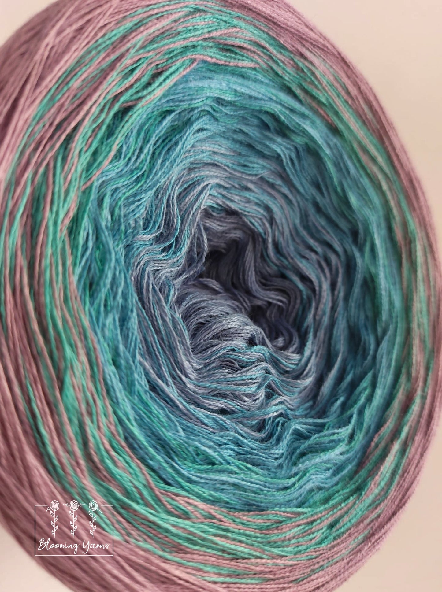 Gradient ombre yarn cake, colour combination C143