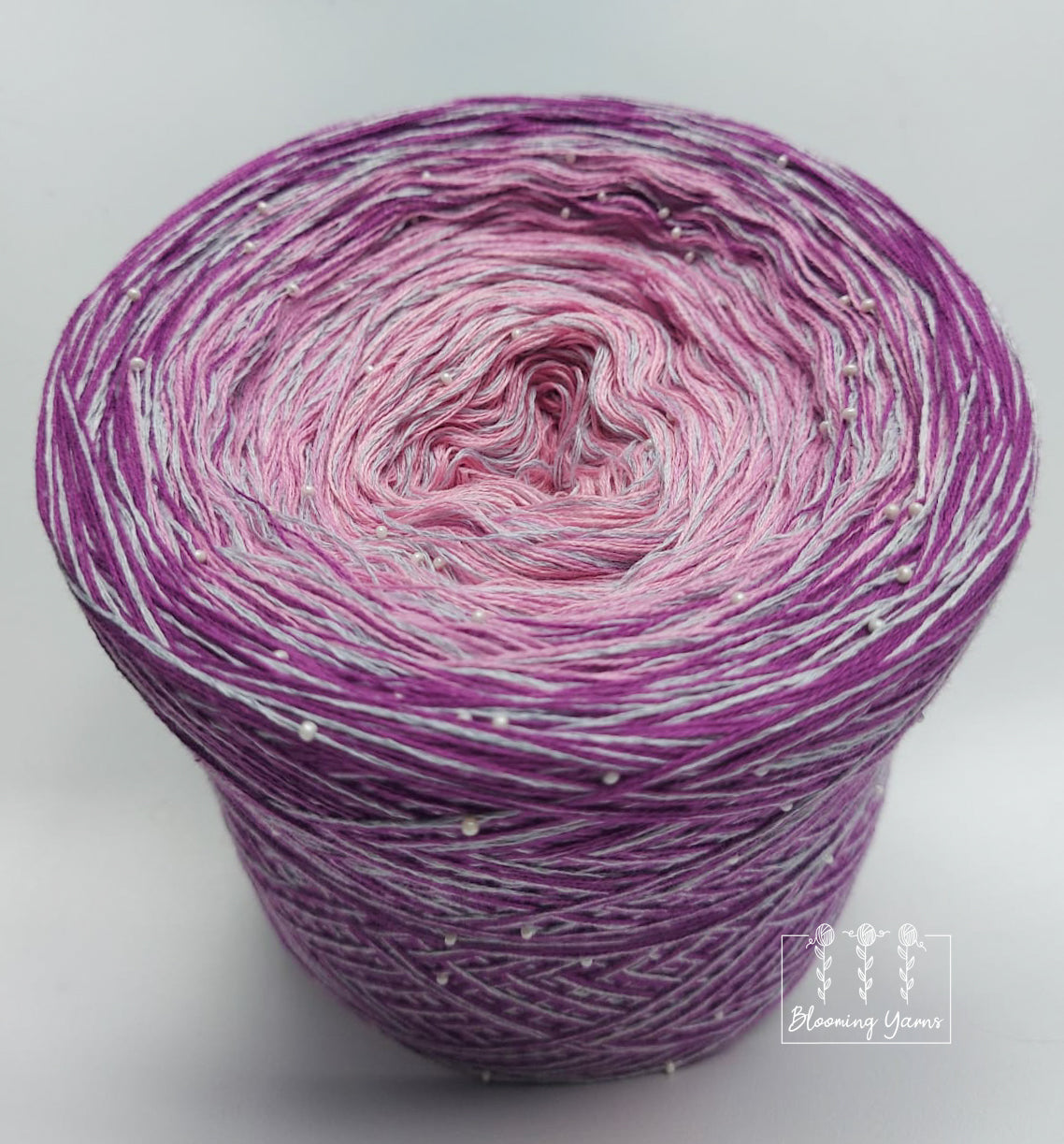 Gradient ombre yarn cake, colour combination C152 by Maggie Raczkowska